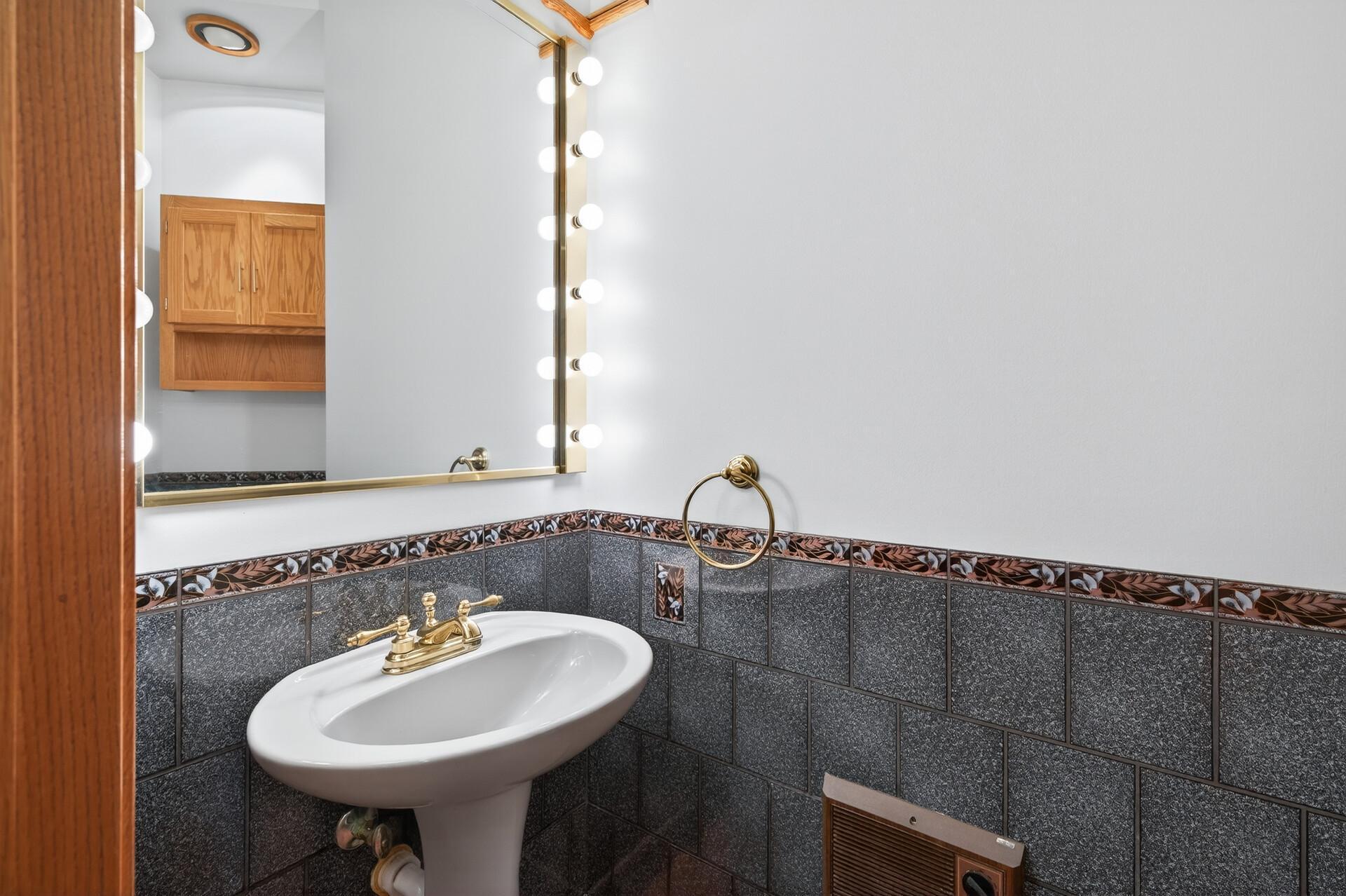 Excelsior, Minnesota, 55331, United States, 4 Bedrooms Bedrooms, ,5 BathroomsBathrooms,Residential,Active,2017105