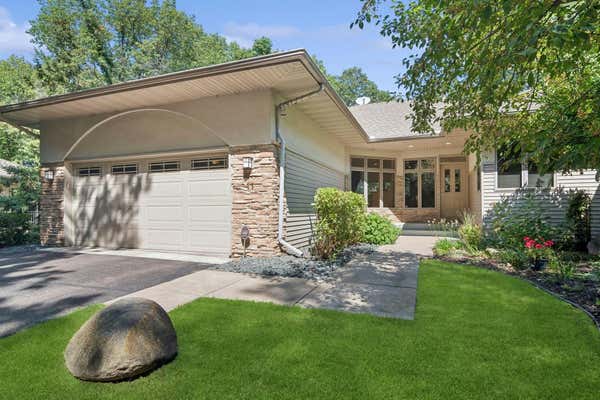 11 SUMMIT XING, NORTH OAKS, MN 55127 - Image 1