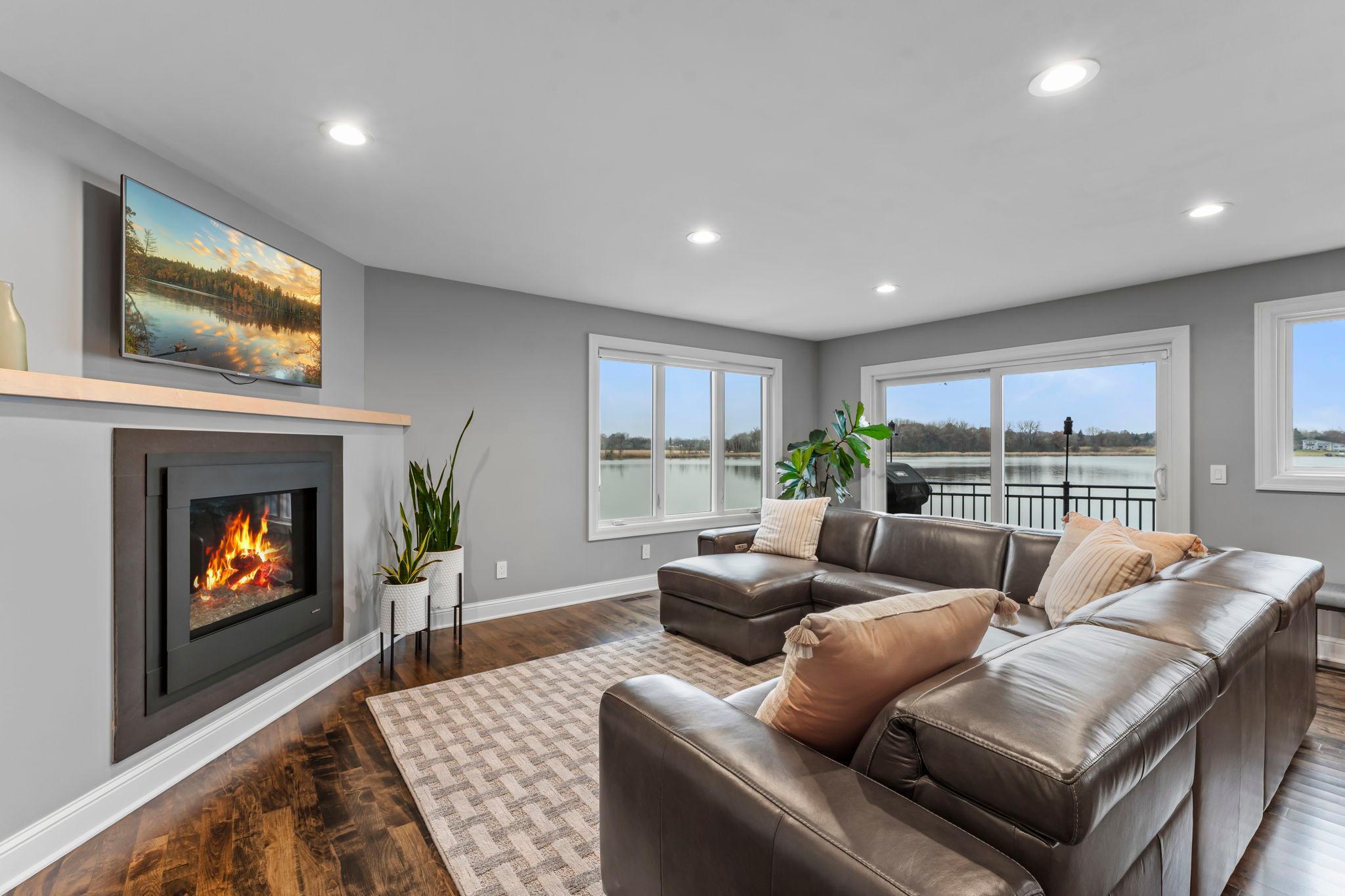 Saint Paul, Minnesota, 55126, United States, 4 Bedrooms Bedrooms, ,4 BathroomsBathrooms,Residential,Active,2027818