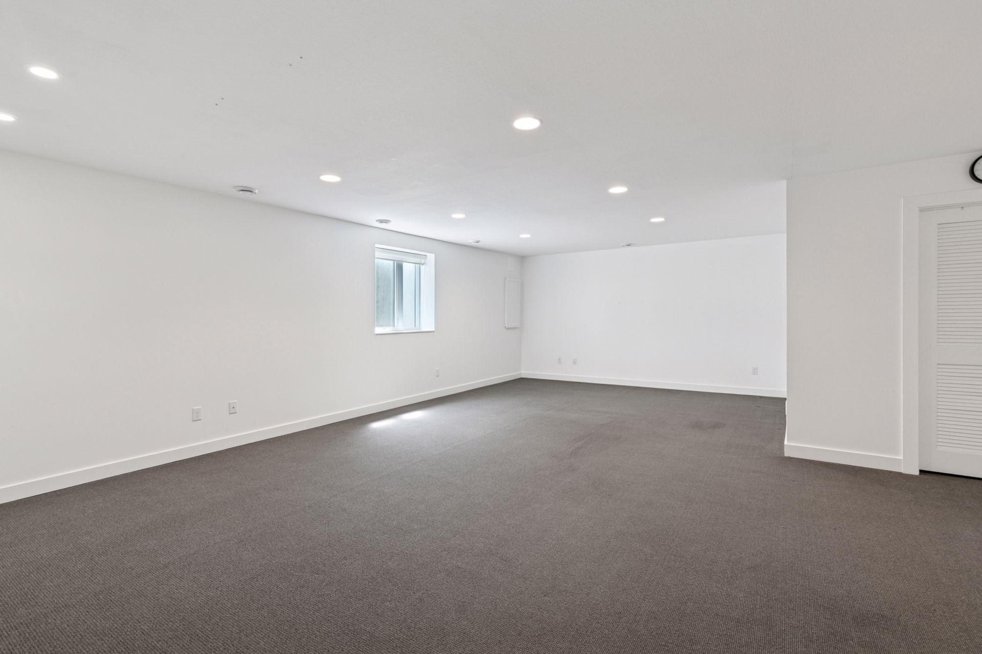 Minneapolis, Minnesota, 55410, United States, 5 Bedrooms Bedrooms, ,5 BathroomsBathrooms,Residential,Active,1929403