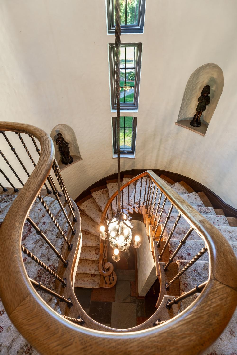 Winona, Minnesota, 55987, United States, 6 Bedrooms Bedrooms, ,6 BathroomsBathrooms,Residential,Active,1926925