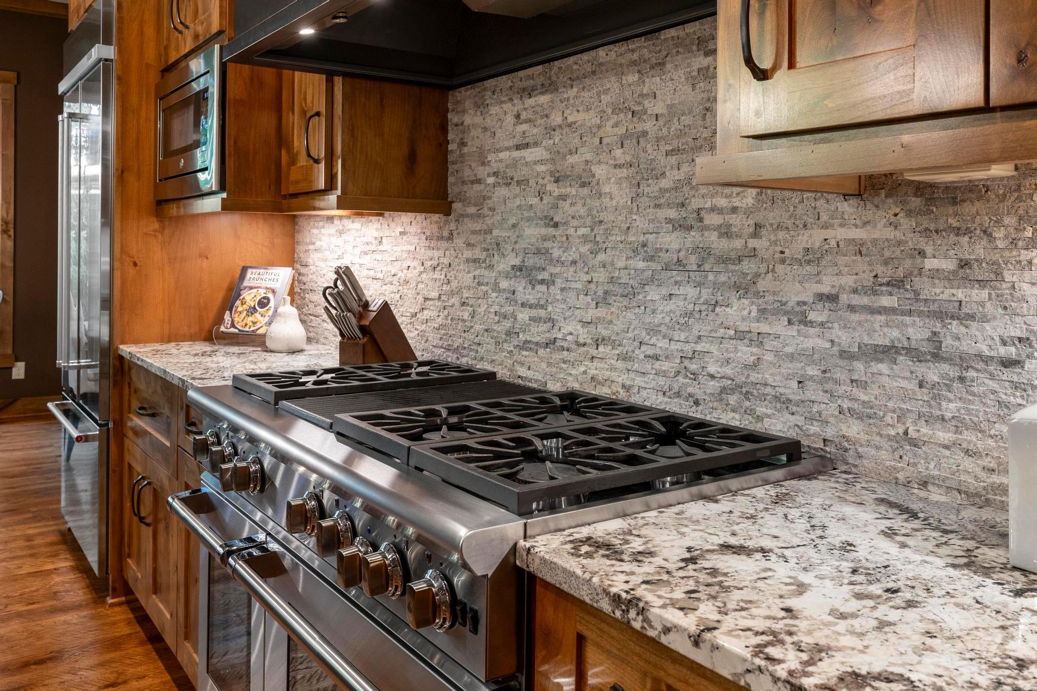 Excelsior, Minnesota, 55331, United States, 4 Bedrooms Bedrooms, ,4 BathroomsBathrooms,Residential,Active,1959542