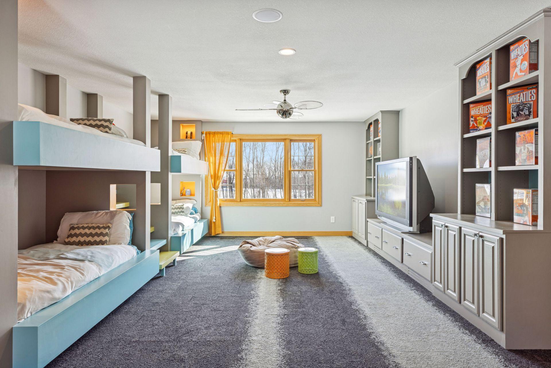 West Saint Paul, Minnesota, 55118, United States, 5 Bedrooms Bedrooms, ,5 BathroomsBathrooms,Residential,Active,2013431