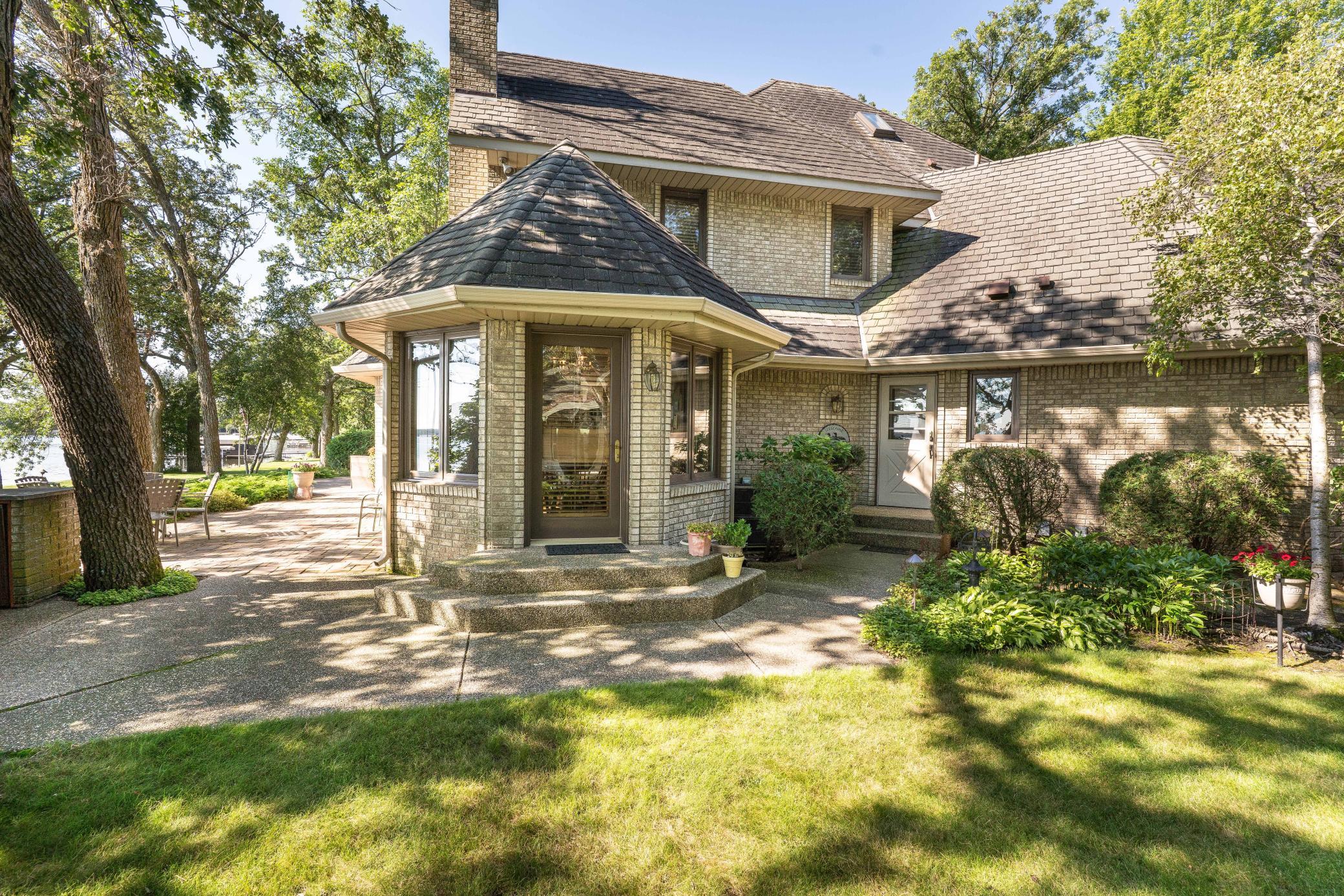 Alexandria, Minnesota, 56308, United States, 4 Bedrooms Bedrooms, ,6 BathroomsBathrooms,Residential,Active,1964256