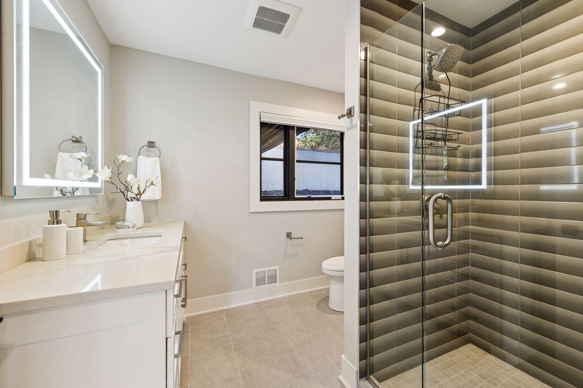 Minneapolis, Minnesota, 55439, United States, 5 Bedrooms Bedrooms, ,6 BathroomsBathrooms,Residential,Active,1987211