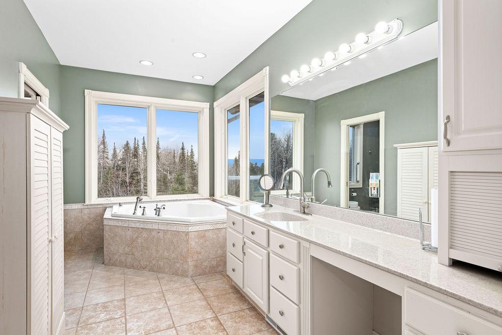 Two Harbors, Minnesota, 55616, United States, ,2 BathroomsBathrooms,Residential,Active,1849512