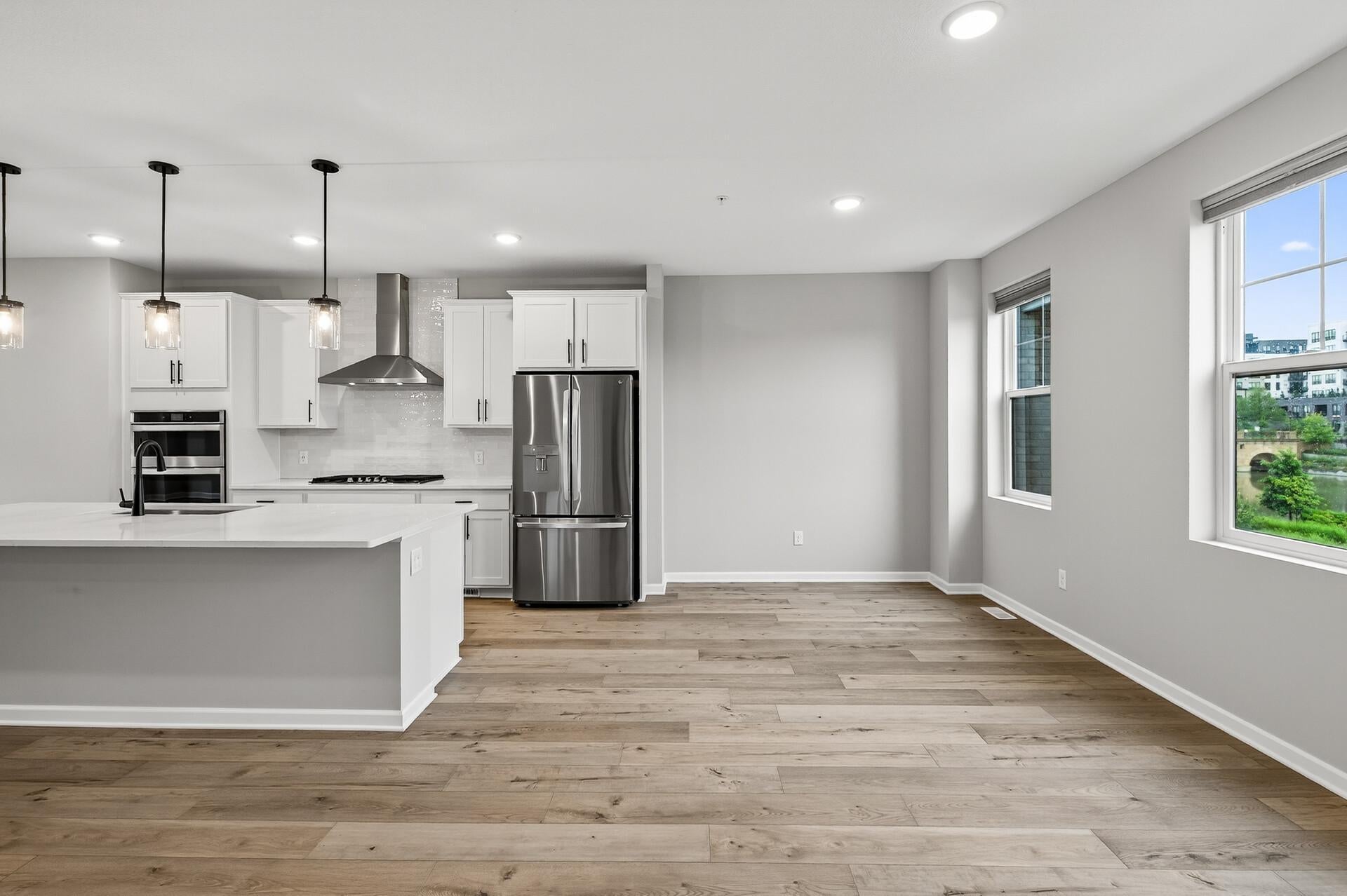 Saint Paul, Minnesota, 55116, United States, 4 Bedrooms Bedrooms, ,4 BathroomsBathrooms,Residential,Active,2003561