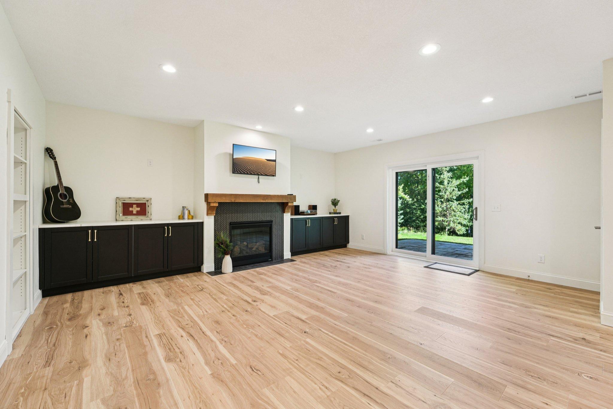 Eden Prairie, Minnesota, 55347, United States, 5 Bedrooms Bedrooms, ,6 BathroomsBathrooms,Residential,Active,1959962