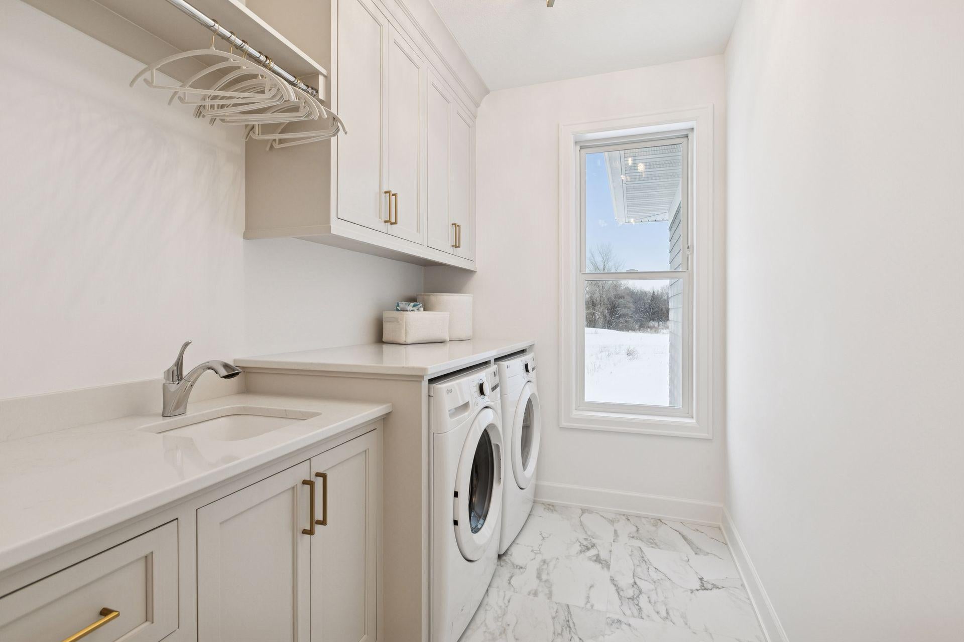 Shoreview, Minnesota, 55126, United States, ,3 BathroomsBathrooms,Residential,Active,1756330