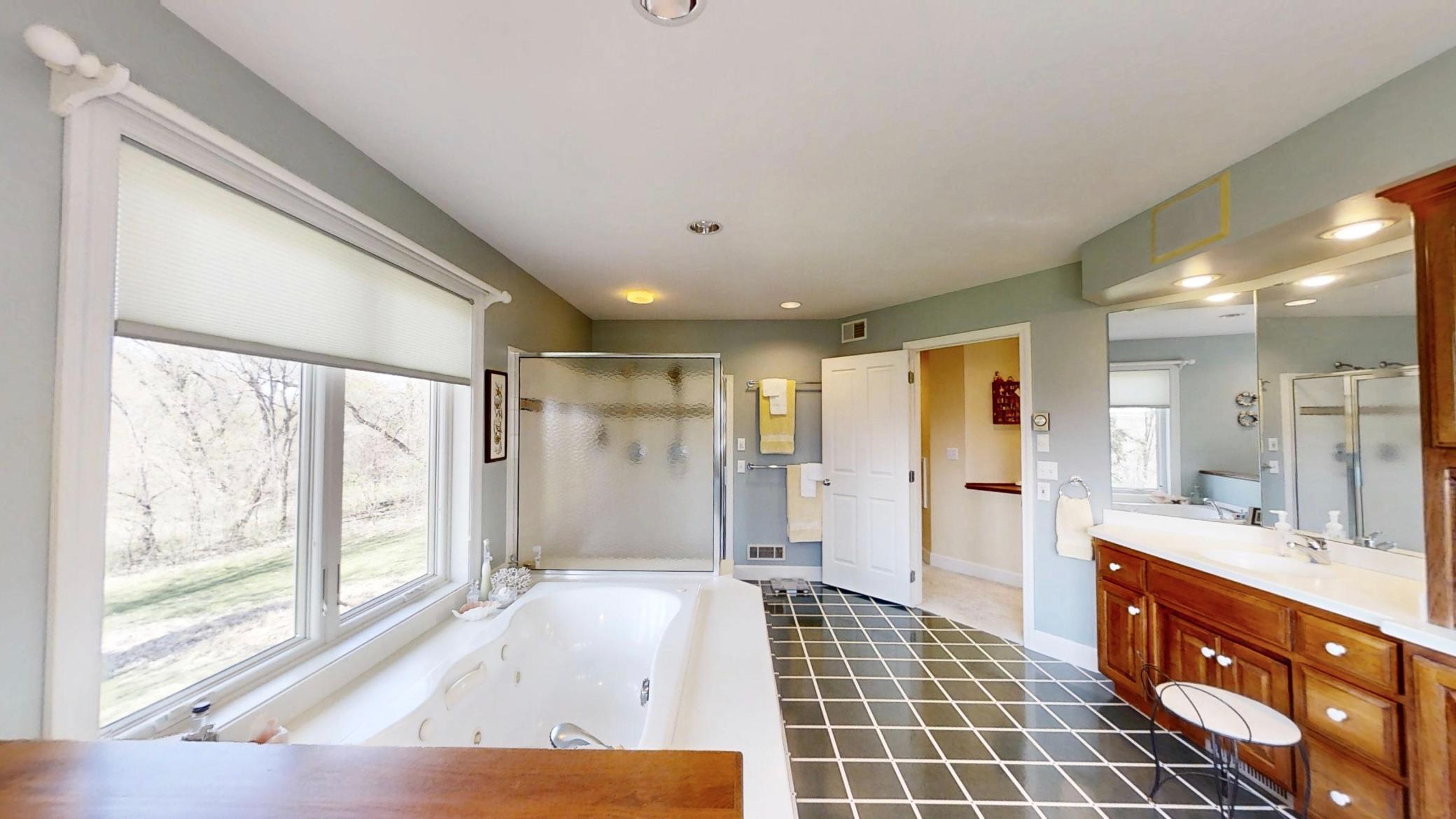 Northfield, Minnesota, 55057, United States, 3 Bedrooms Bedrooms, ,3 BathroomsBathrooms,Residential,Active,1920261