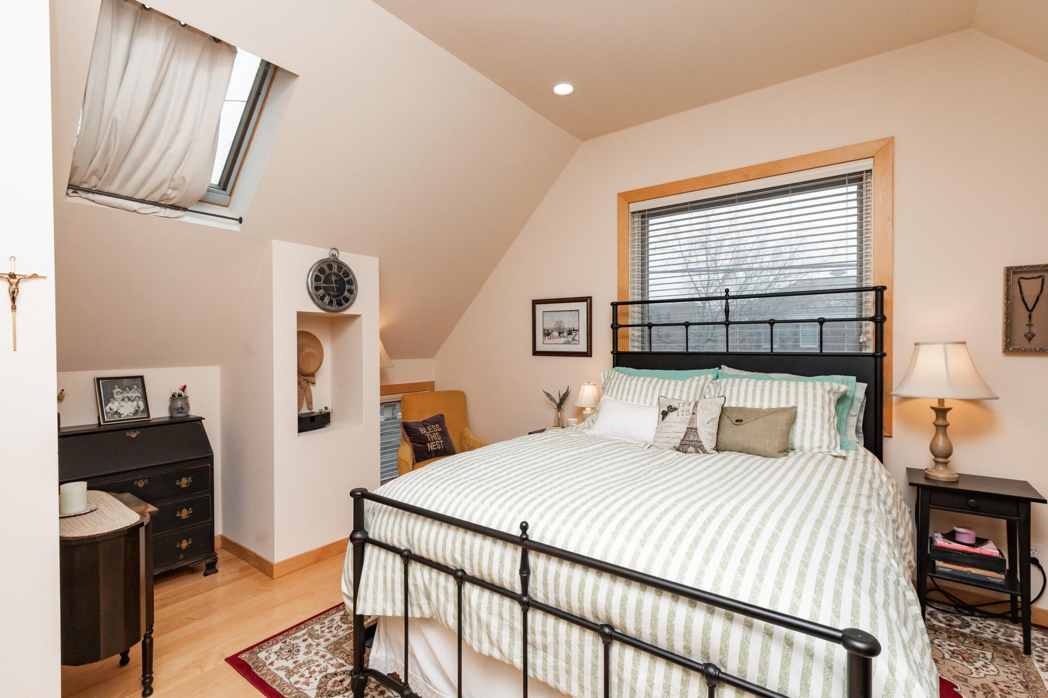 Saint Paul, Minnesota, 55105, United States, 6 Bedrooms Bedrooms, ,5 BathroomsBathrooms,Residential,Pending,2011867