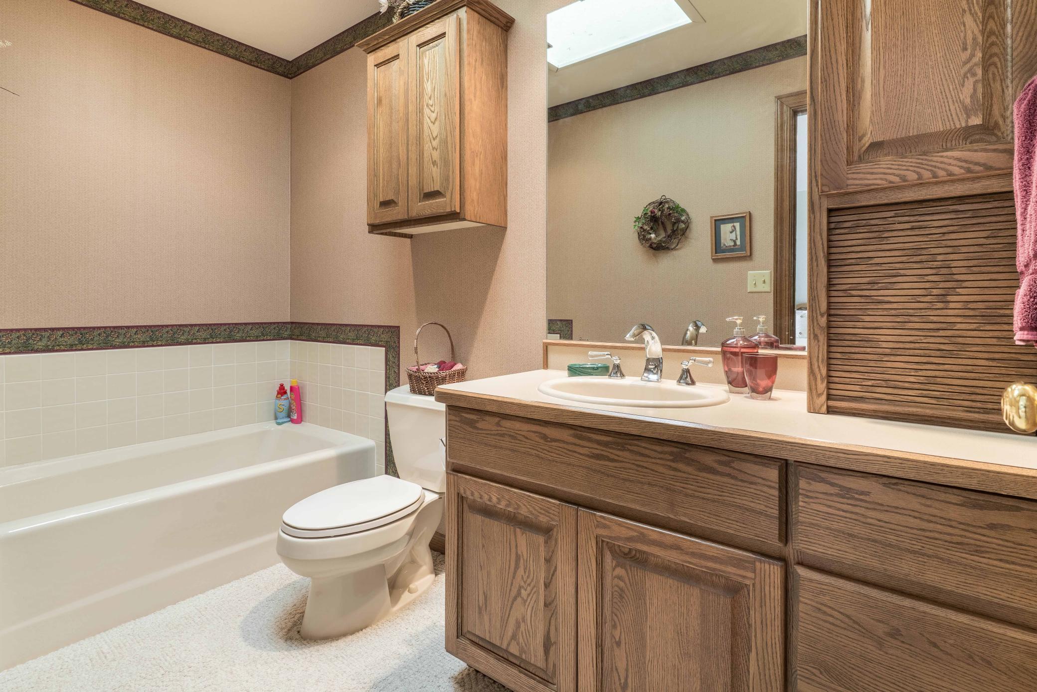 Alexandria, Minnesota, 56308, United States, 4 Bedrooms Bedrooms, ,6 BathroomsBathrooms,Residential,Active,1964256