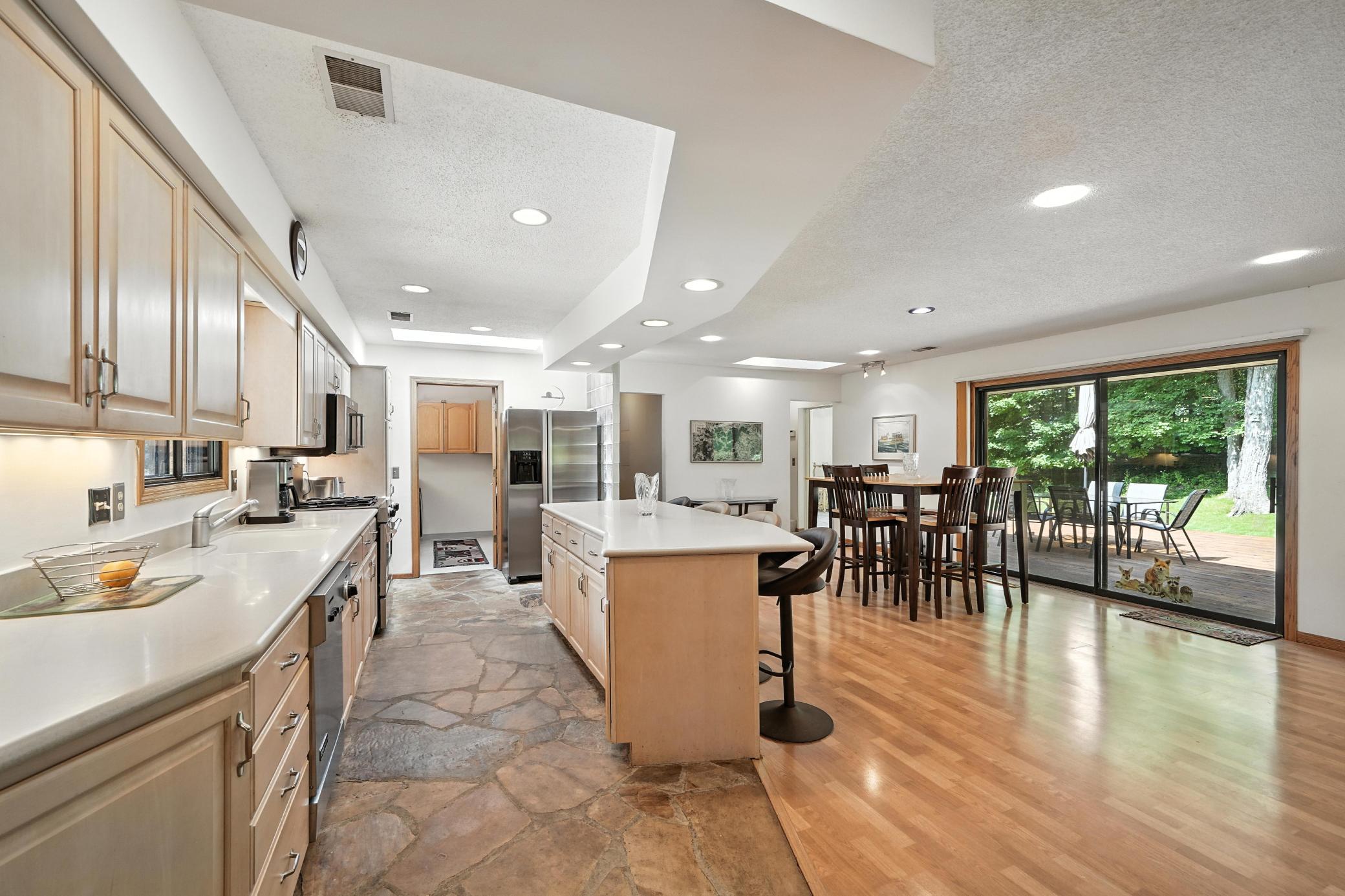 Orono, Minnesota, 55391, United States, 4 Bedrooms Bedrooms, ,3 BathroomsBathrooms,Residential,Active,1999170