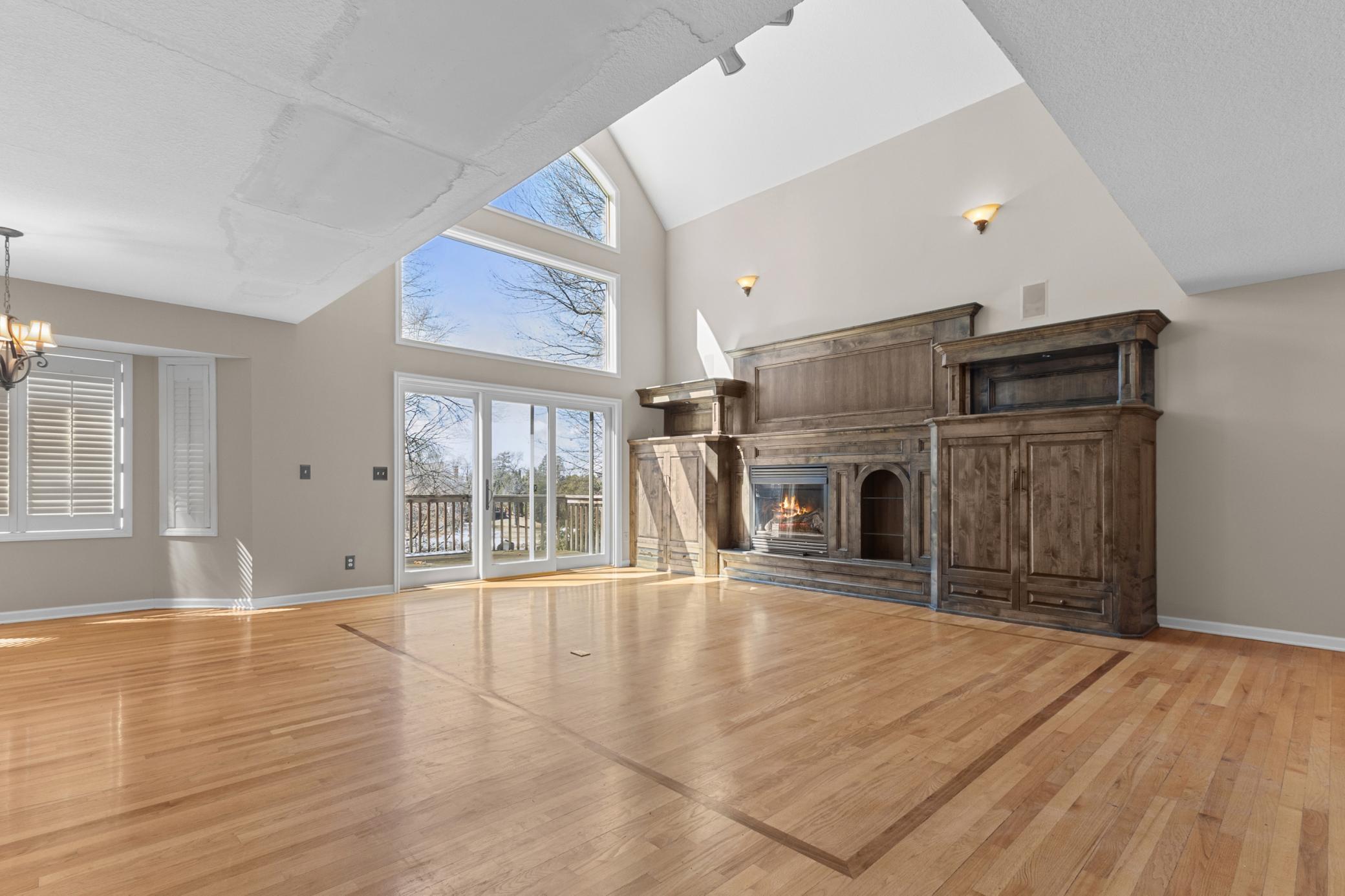 Wayzata, Minnesota, 55391, United States, 6 Bedrooms Bedrooms, ,5 BathroomsBathrooms,Residential,Active,1945262