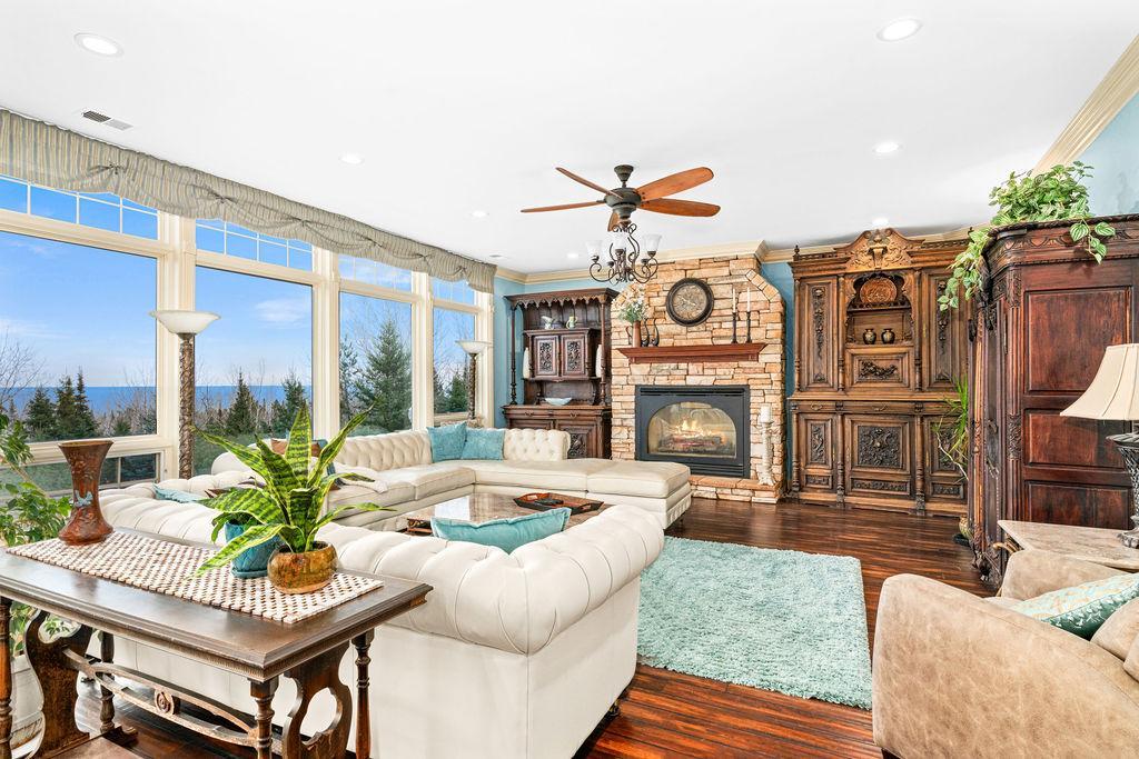 Two Harbors, Minnesota, 55616, United States, ,2 BathroomsBathrooms,Residential,Active,1849512