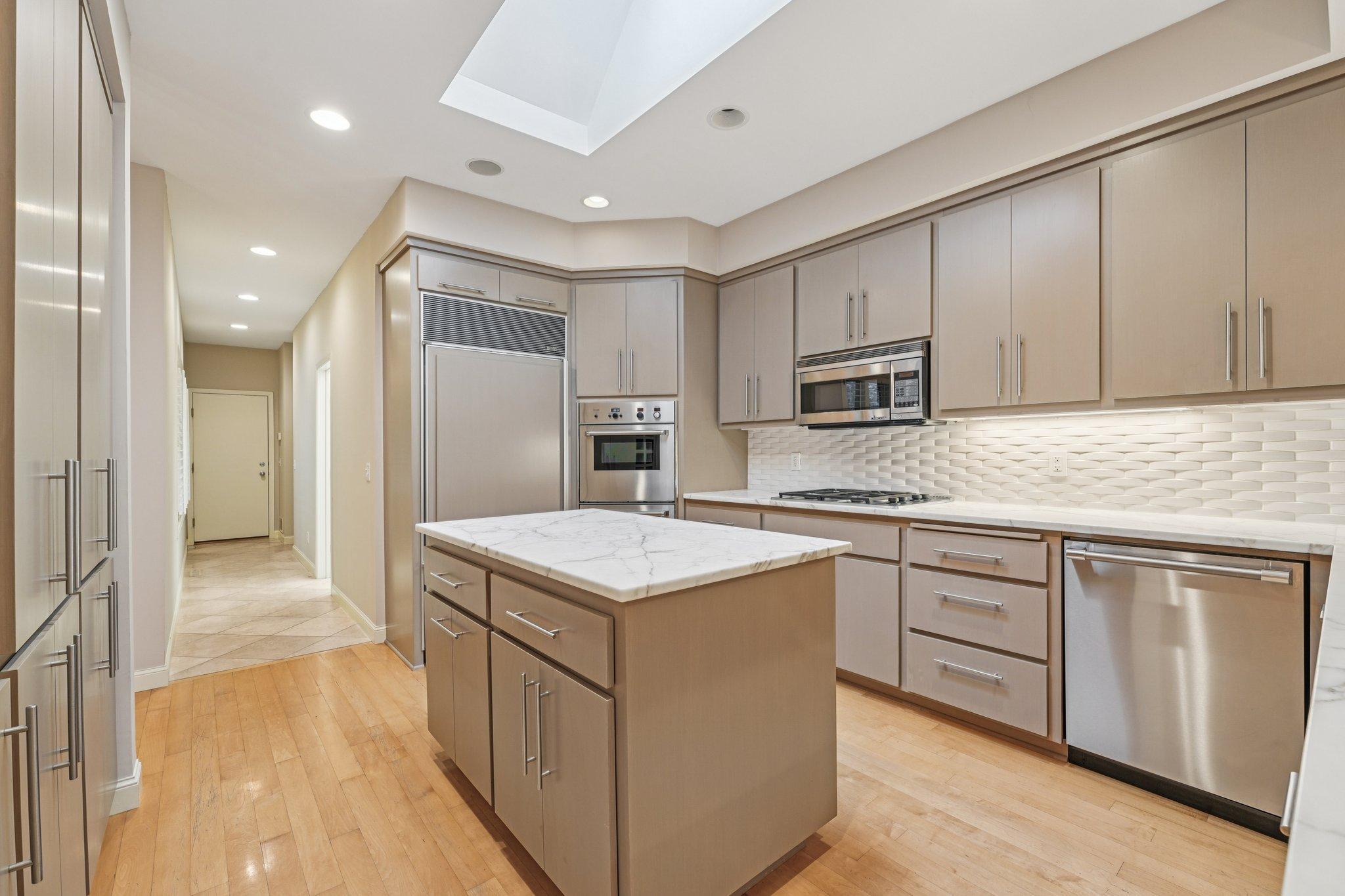 Excelsior, Minnesota, 55331, United States, 3 Bedrooms Bedrooms, ,4 BathroomsBathrooms,Residential,Active,1914838
