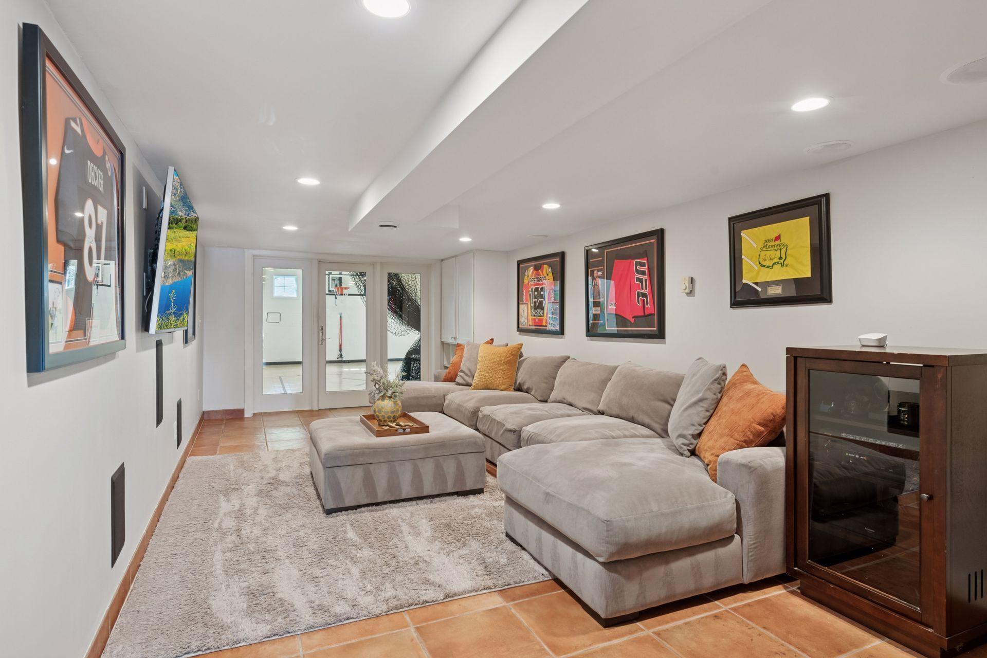 Minneapolis, Minnesota, 55441, United States, 4 Bedrooms Bedrooms, ,3 BathroomsBathrooms,Residential,Active,1953266