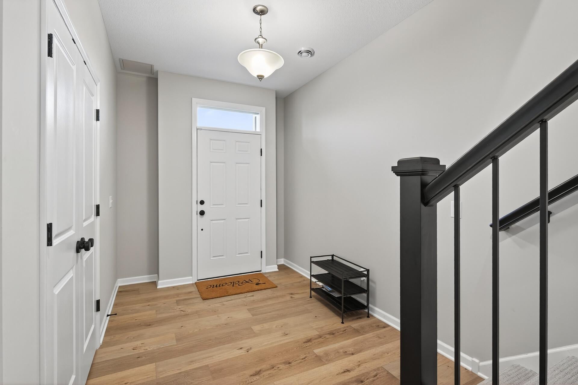 Saint Paul, Minnesota, 55116, United States, 4 Bedrooms Bedrooms, ,4 BathroomsBathrooms,Residential,Active,2003561