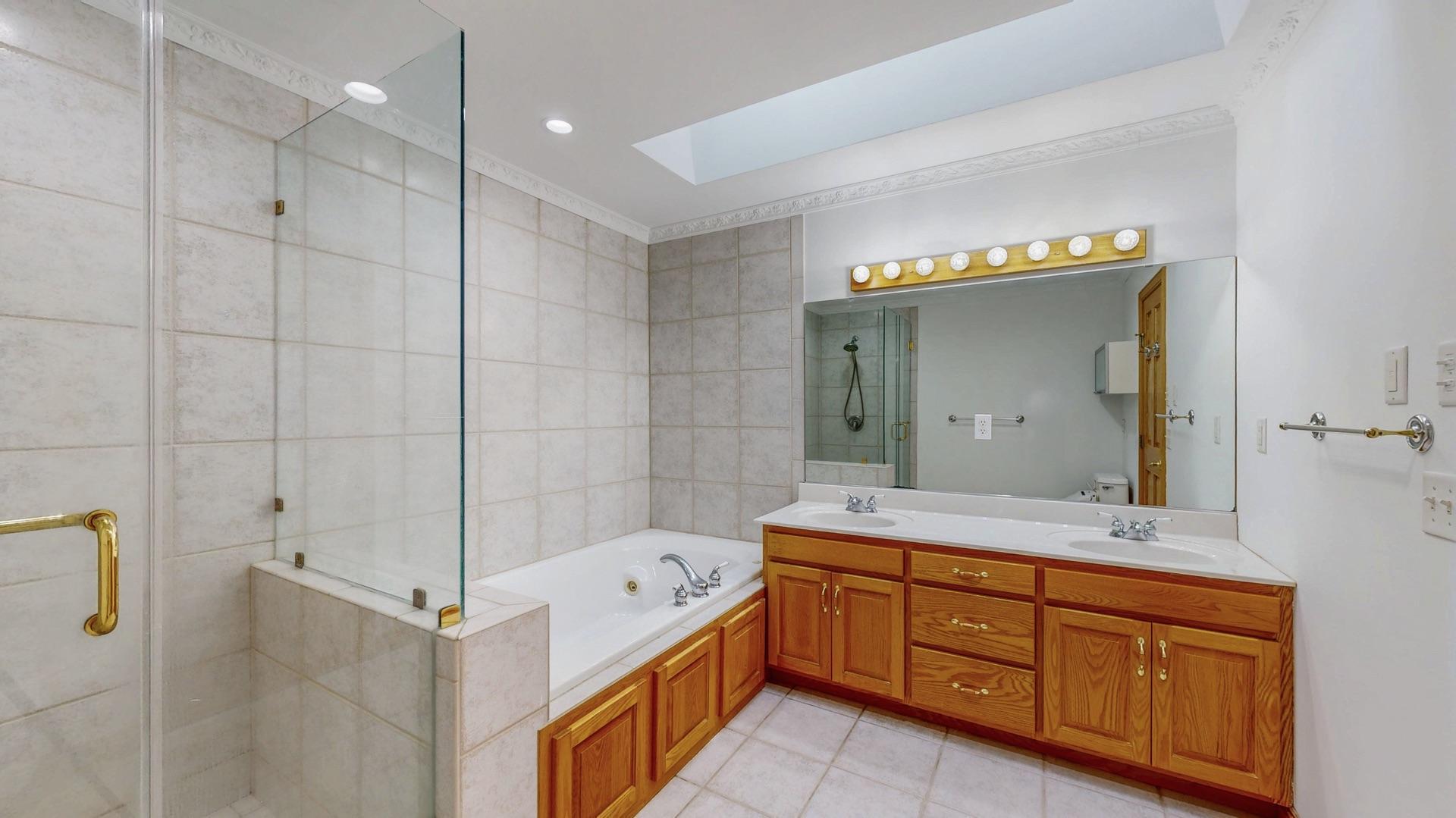 Rochester, Minnesota, 55902, United States, 5 Bedrooms Bedrooms, ,4 BathroomsBathrooms,Residential,Active,1902957