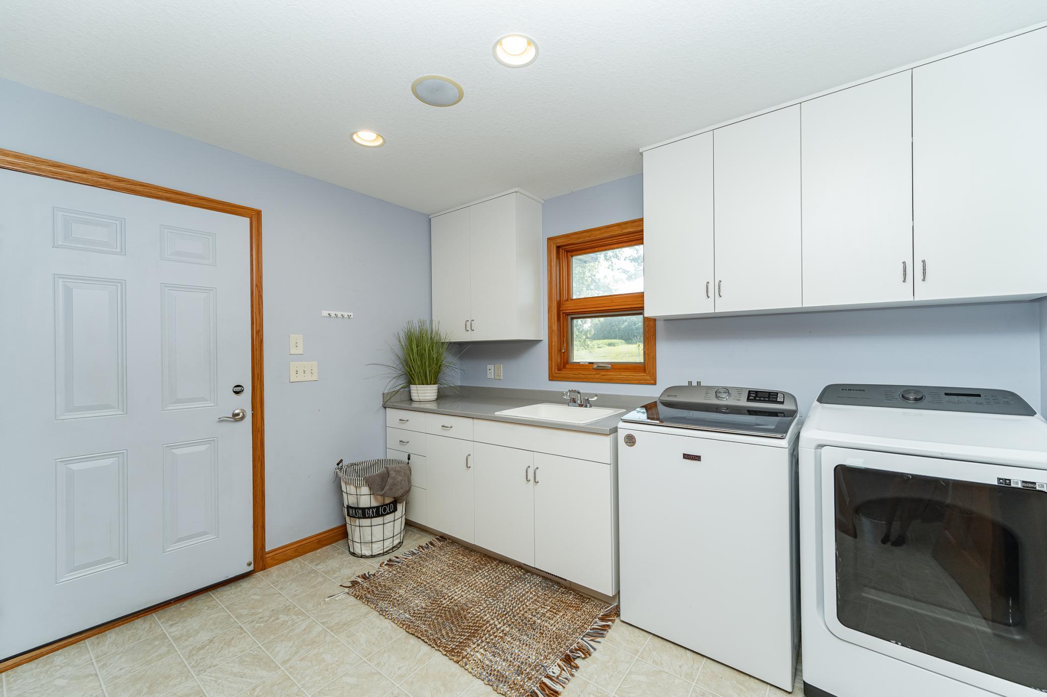 Rochester, Minnesota, 55902, United States, 5 Bedrooms Bedrooms, ,3 BathroomsBathrooms,Residential,Active,1894547