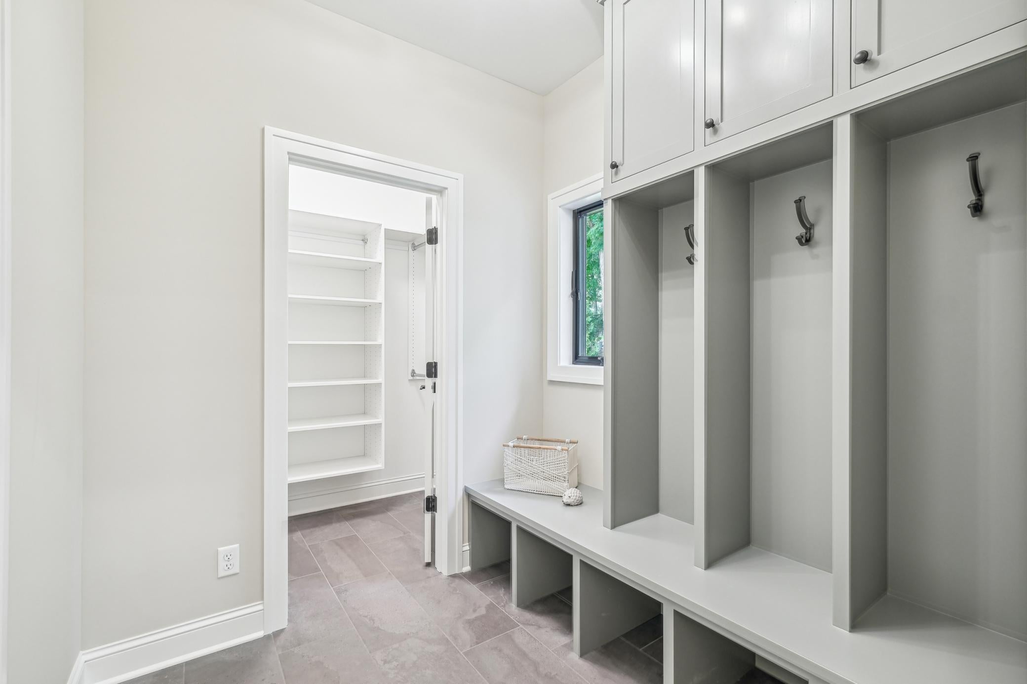 Eden Prairie, Minnesota, 55347, United States, ,4 BathroomsBathrooms,Residential,Active,1843432