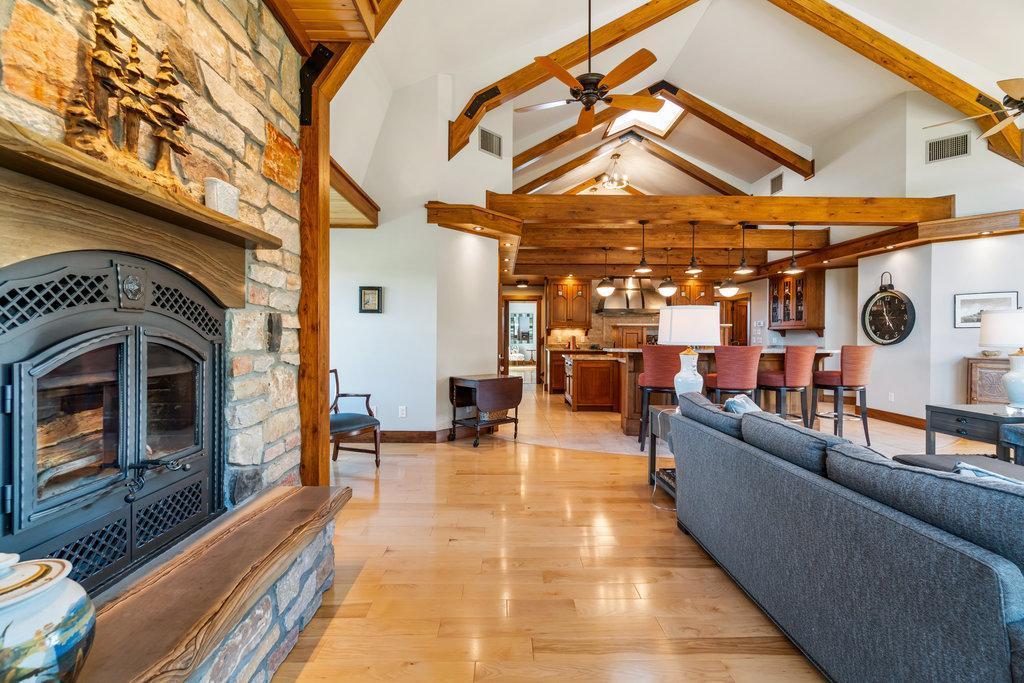 Menomonie, Wisconsin, 54751, United States, 2 Bedrooms Bedrooms, ,3 BathroomsBathrooms,Residential,Active,1993940