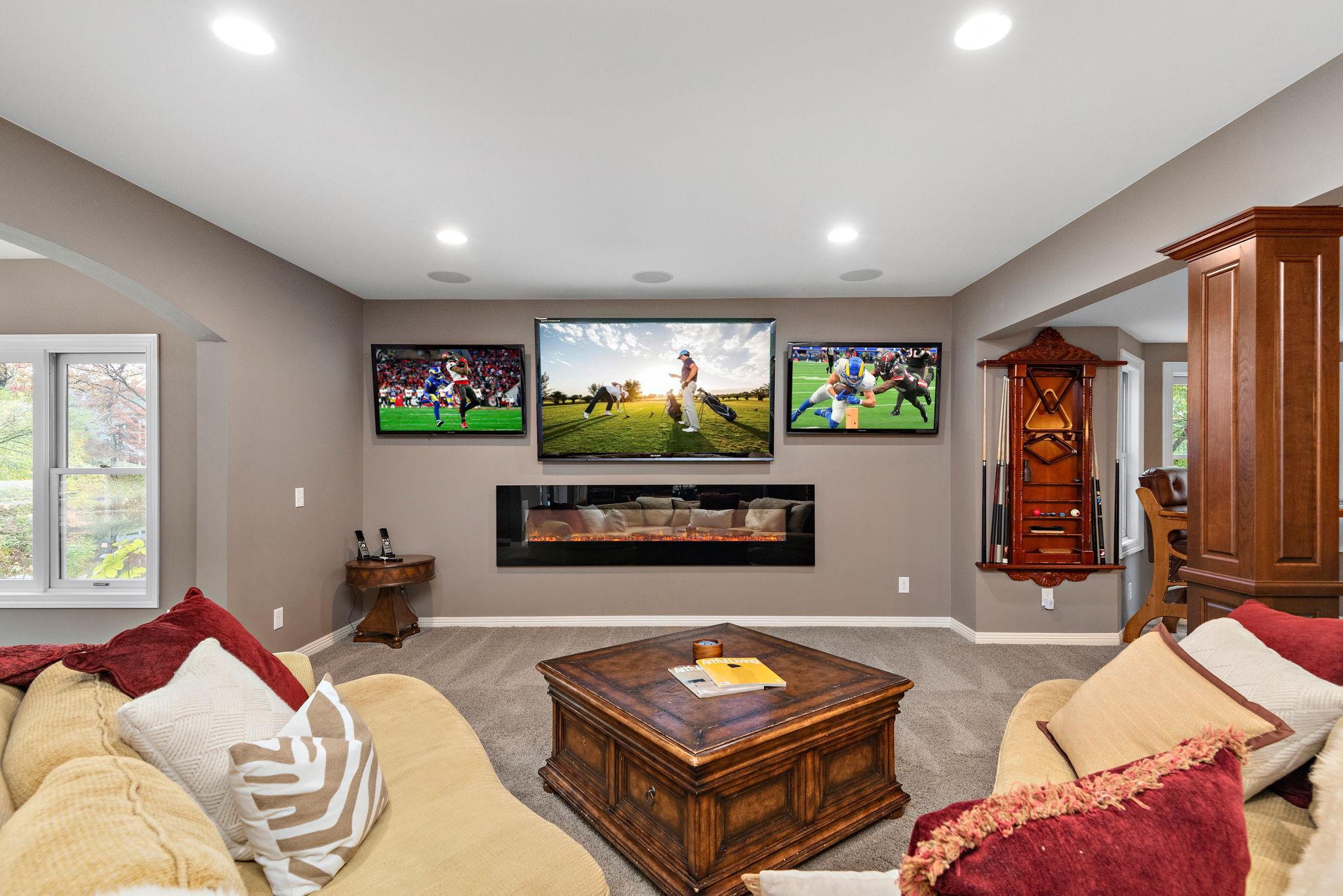 West Saint Paul, Minnesota, 55118, United States, 5 Bedrooms Bedrooms, ,5 BathroomsBathrooms,Residential,Active,2013431