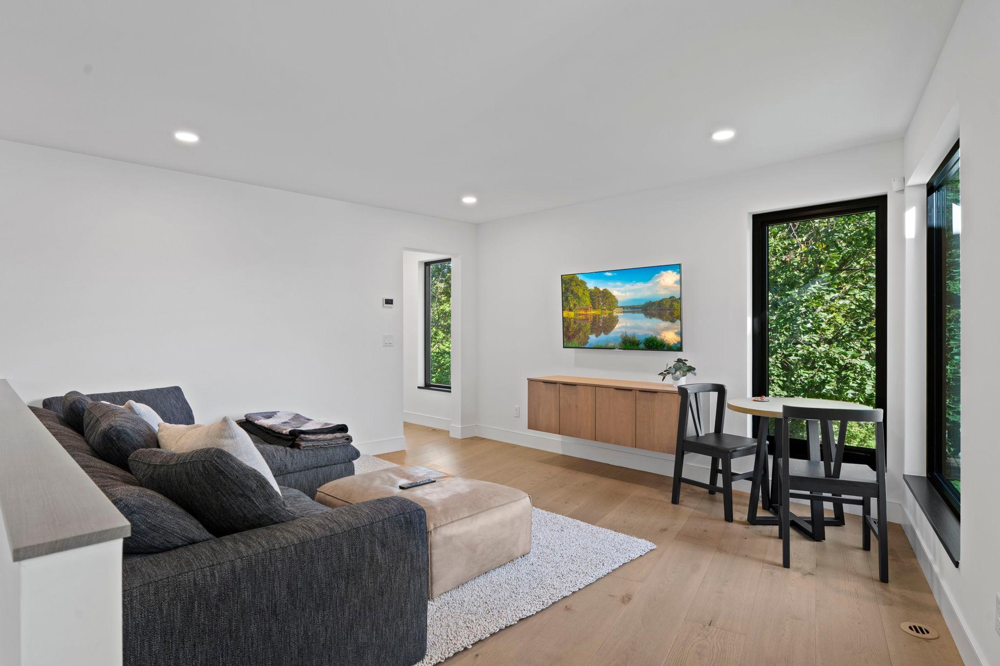 Shakopee, Minnesota, 55379, United States, 5 Bedrooms Bedrooms, ,5 BathroomsBathrooms,Residential,Active,1964254