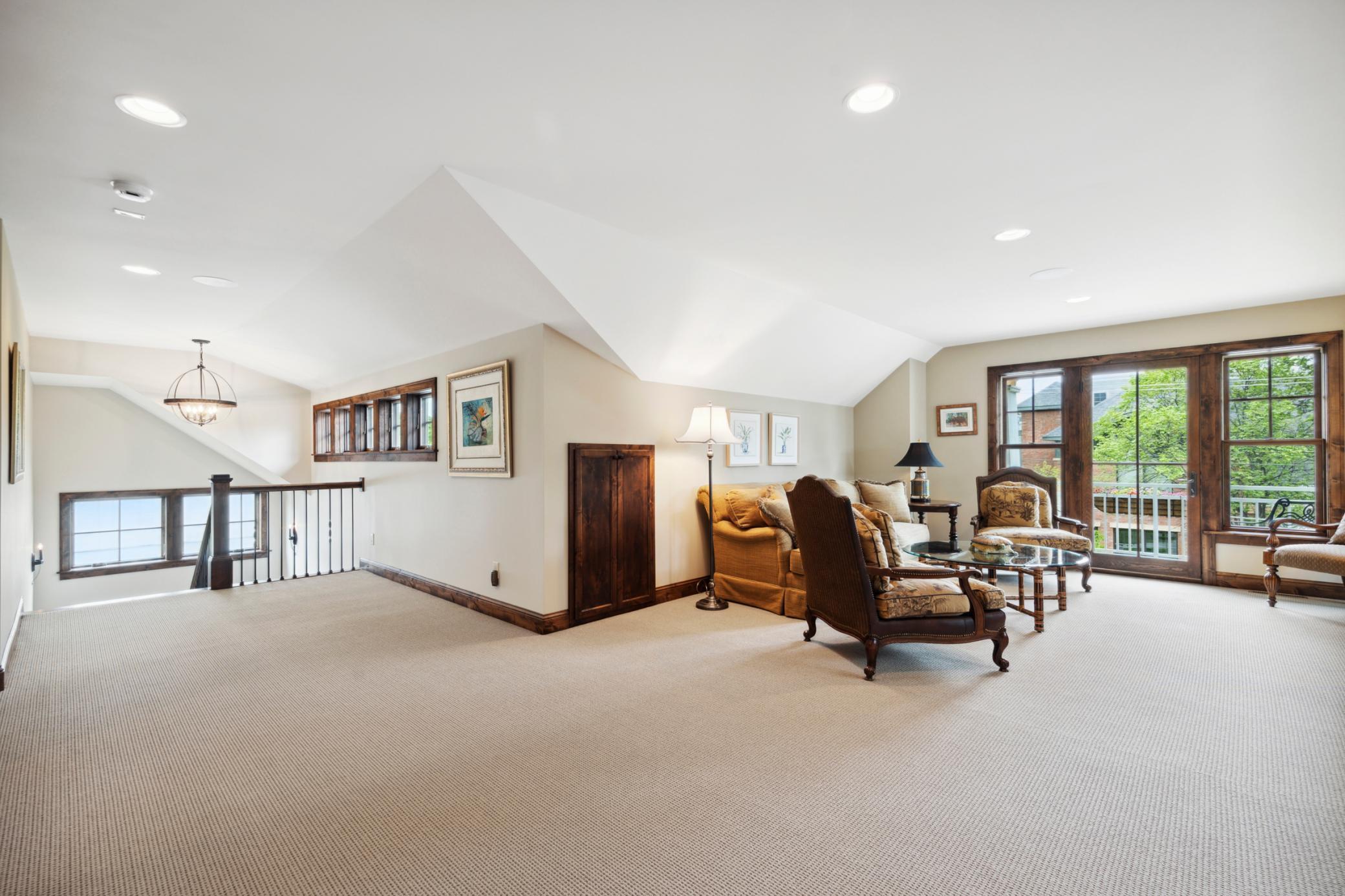 Wayzata, Minnesota, 55391, United States, 3 Bedrooms Bedrooms, ,4 BathroomsBathrooms,Residential,Active,1764465