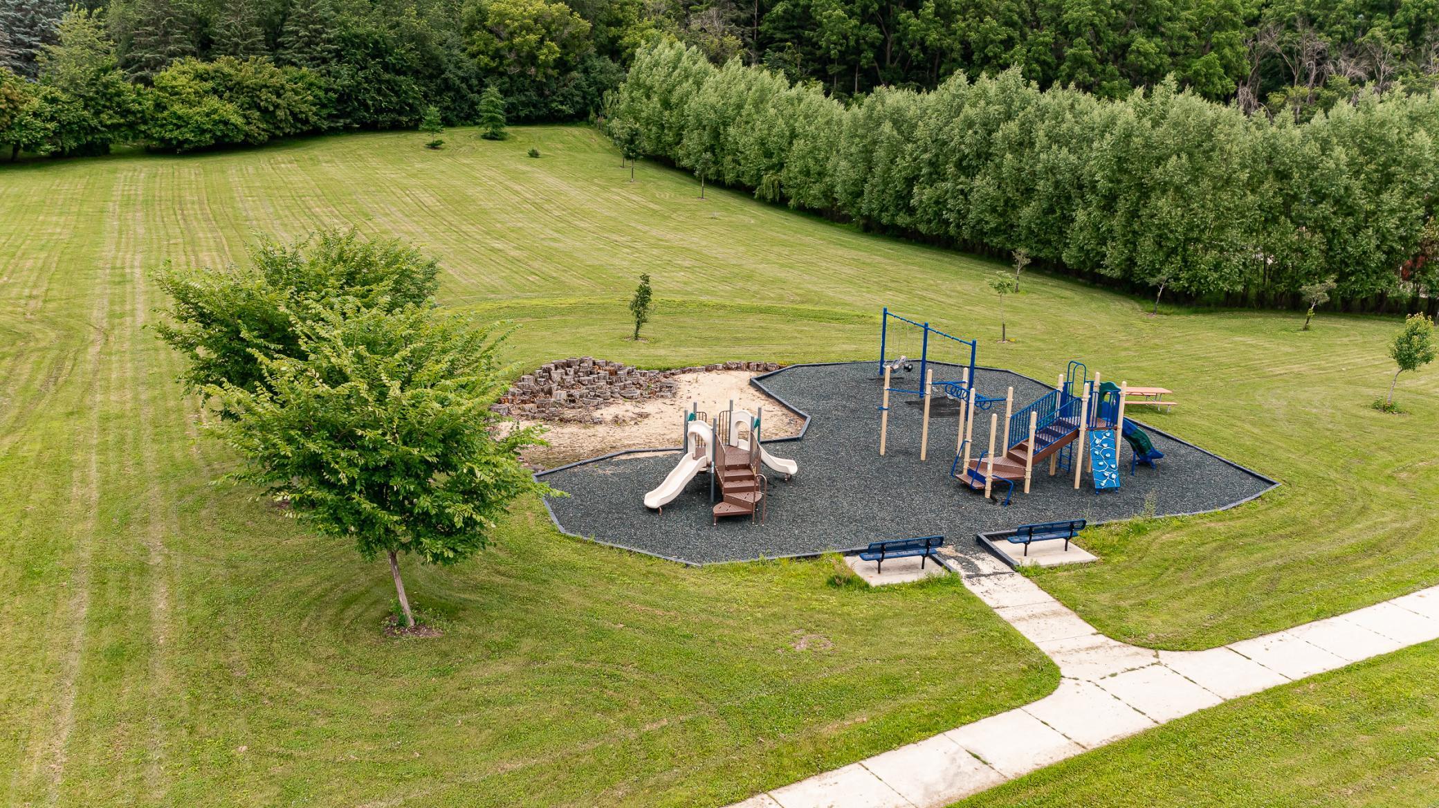 Rochester, Minnesota, 55902, United States, 6 Bedrooms Bedrooms, ,4 BathroomsBathrooms,Residential,Active,1888994