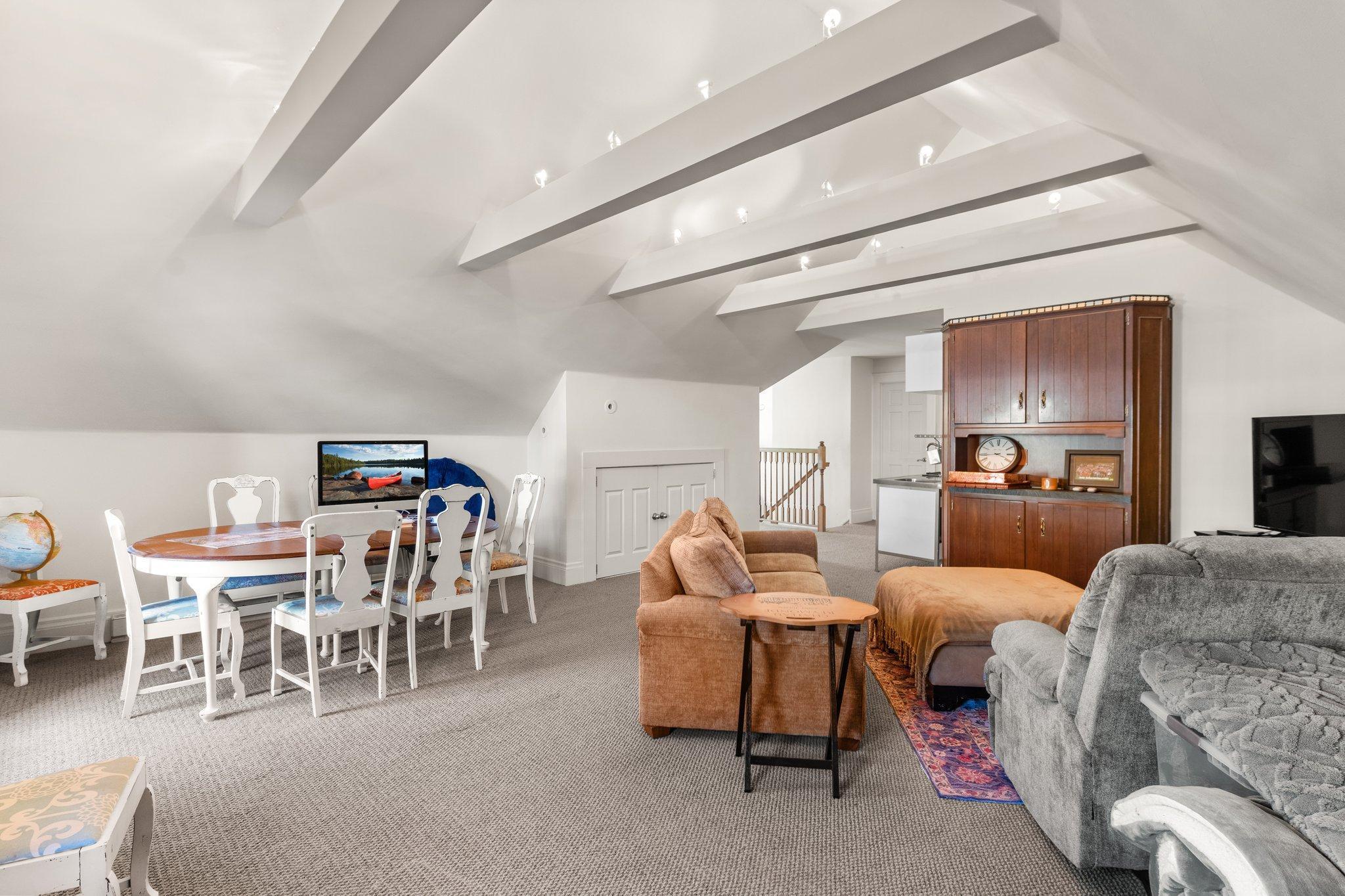 Saint Paul, Minnesota, 55105, United States, 6 Bedrooms Bedrooms, ,5 BathroomsBathrooms,Residential,Pending,2011867