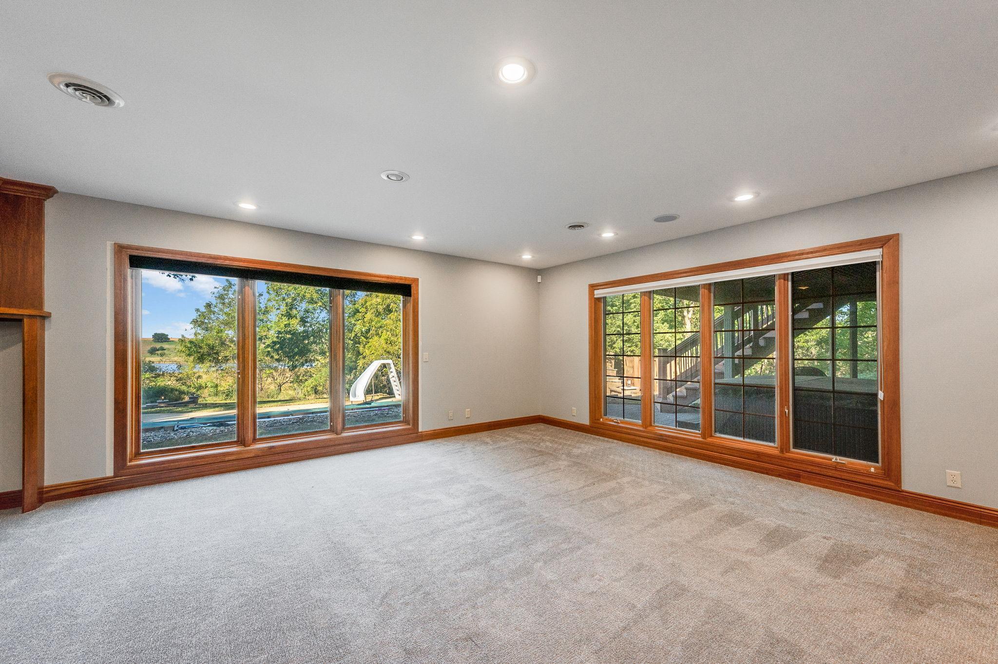 Fairmont, Minnesota, 56031, United States, 5 Bedrooms Bedrooms, ,6 BathroomsBathrooms,Residential,Active,1953012