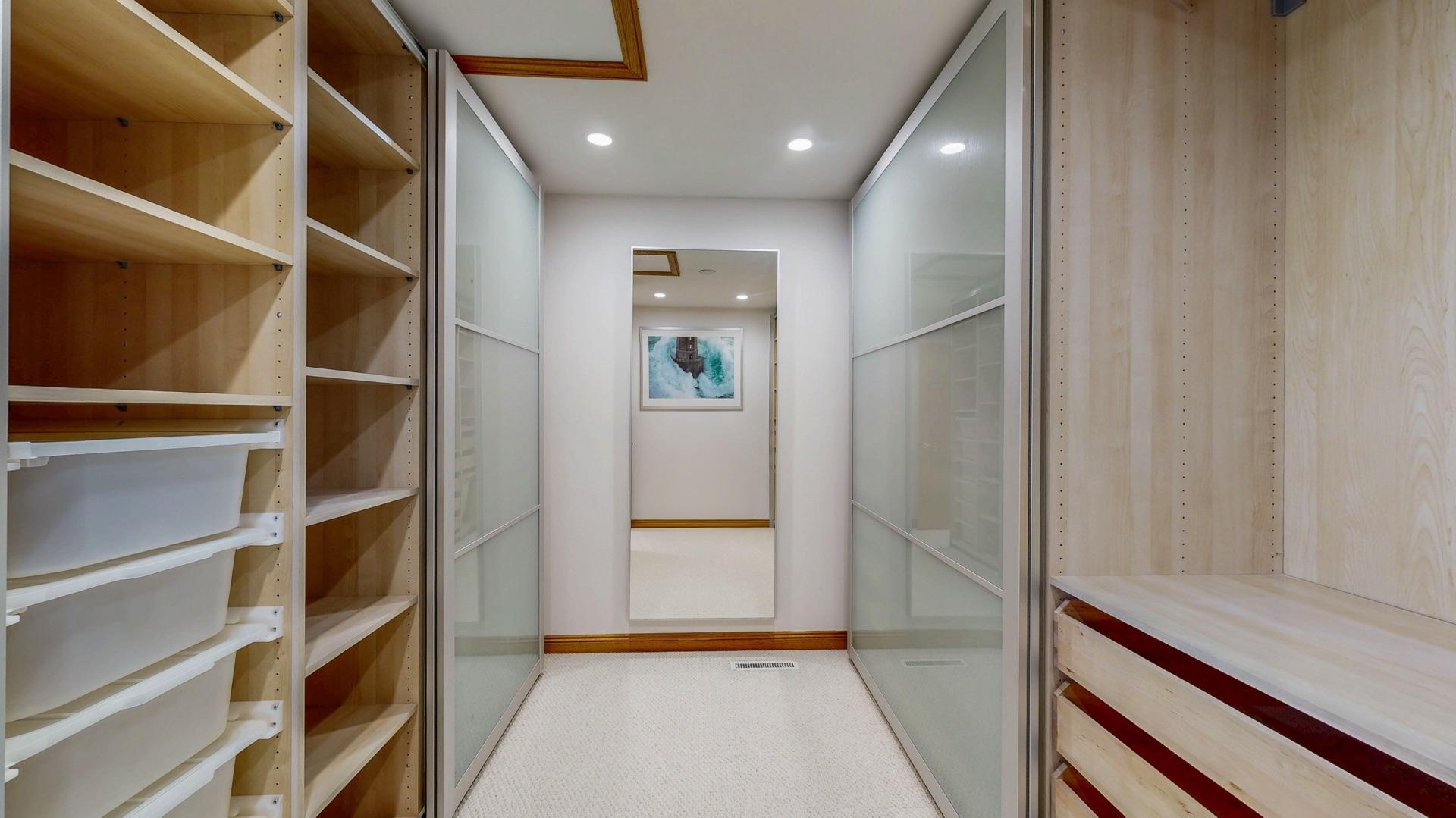 Rochester, Minnesota, 55902, United States, 5 Bedrooms Bedrooms, ,4 BathroomsBathrooms,Residential,Active,1902957