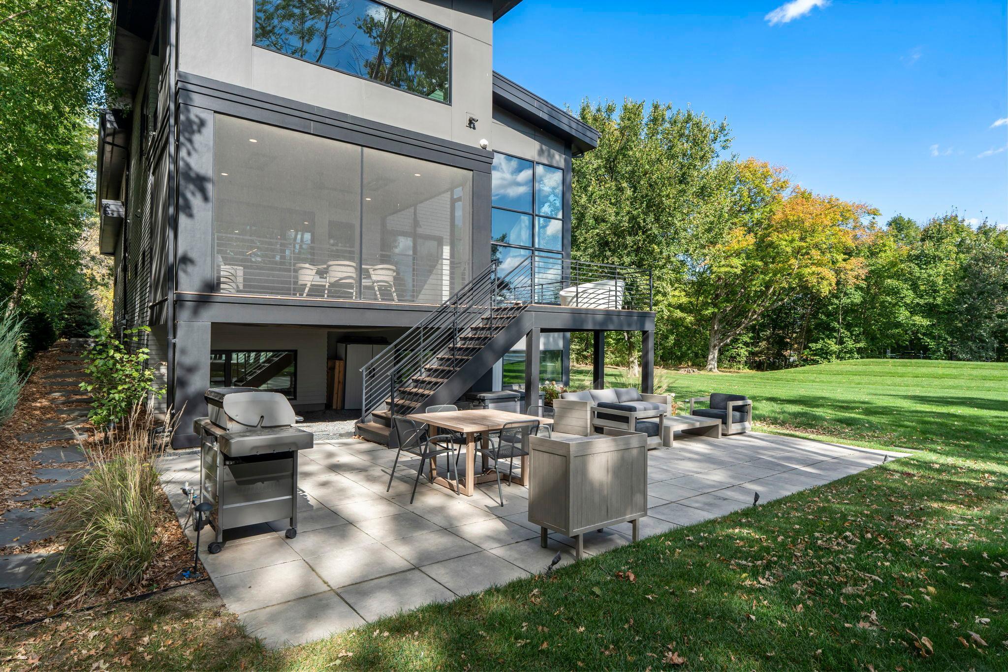 Shakopee, Minnesota, 55379, United States, 5 Bedrooms Bedrooms, ,5 BathroomsBathrooms,Residential,Active,1964254