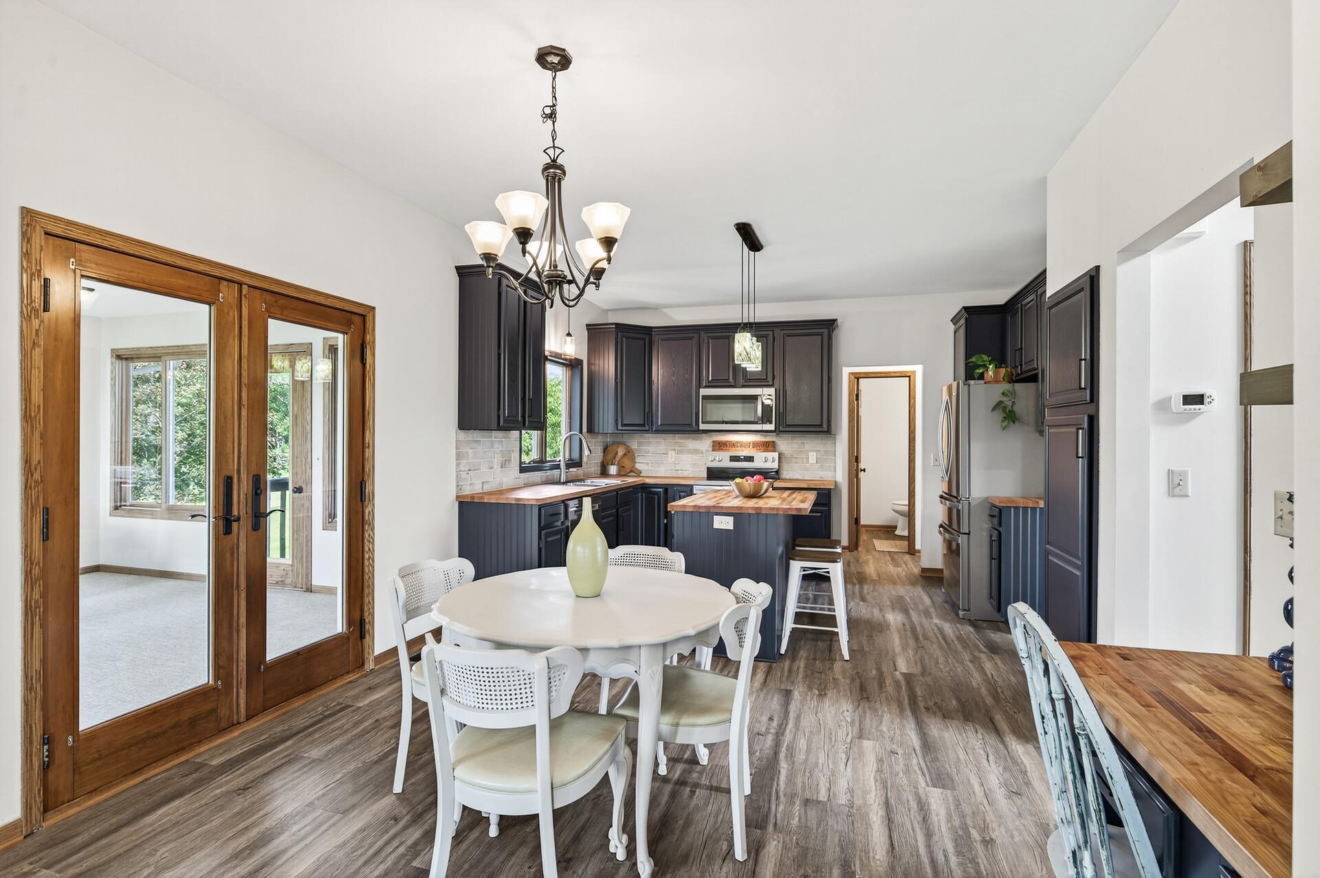 Lindstrom, Minnesota, 55045, United States, 5 Bedrooms Bedrooms, ,4 BathroomsBathrooms,Residential,Active,1920250
