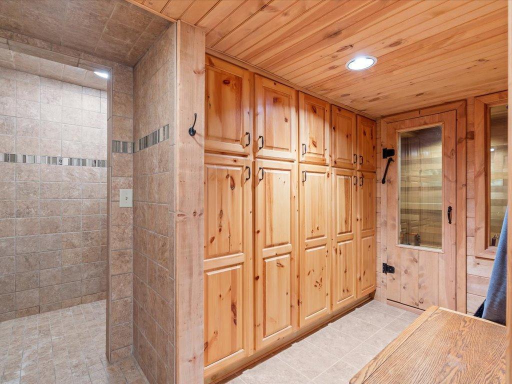 Merrifield, Minnesota, 56465, United States, 6 Bedrooms Bedrooms, ,4 BathroomsBathrooms,Residential,Active,1934819