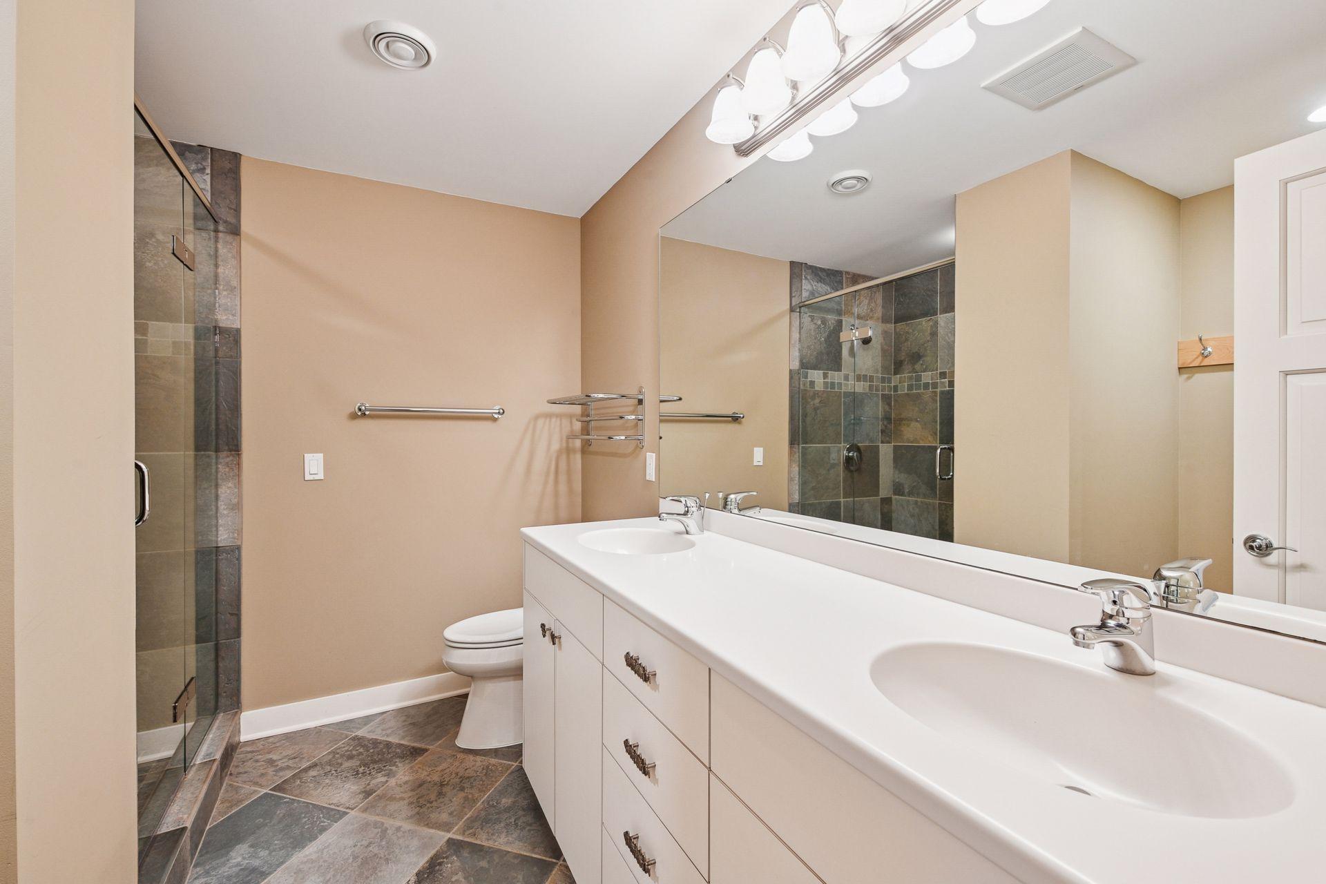 Minneapolis, Minnesota, 55439, United States, 5 Bedrooms Bedrooms, ,5 BathroomsBathrooms,Residential,Active,1944273