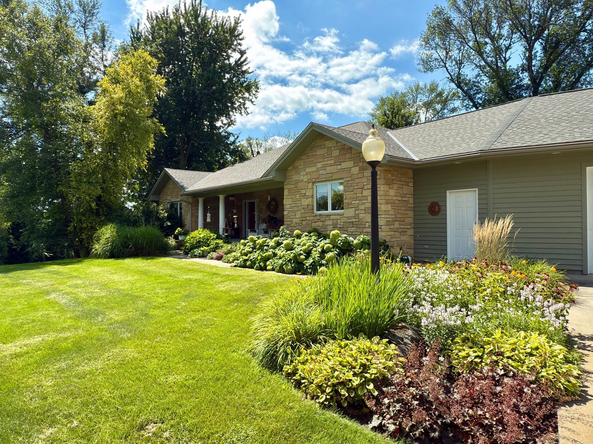 Northfield, Minnesota, 55057, United States, 3 Bedrooms Bedrooms, ,3 BathroomsBathrooms,Residential,Active,1920261