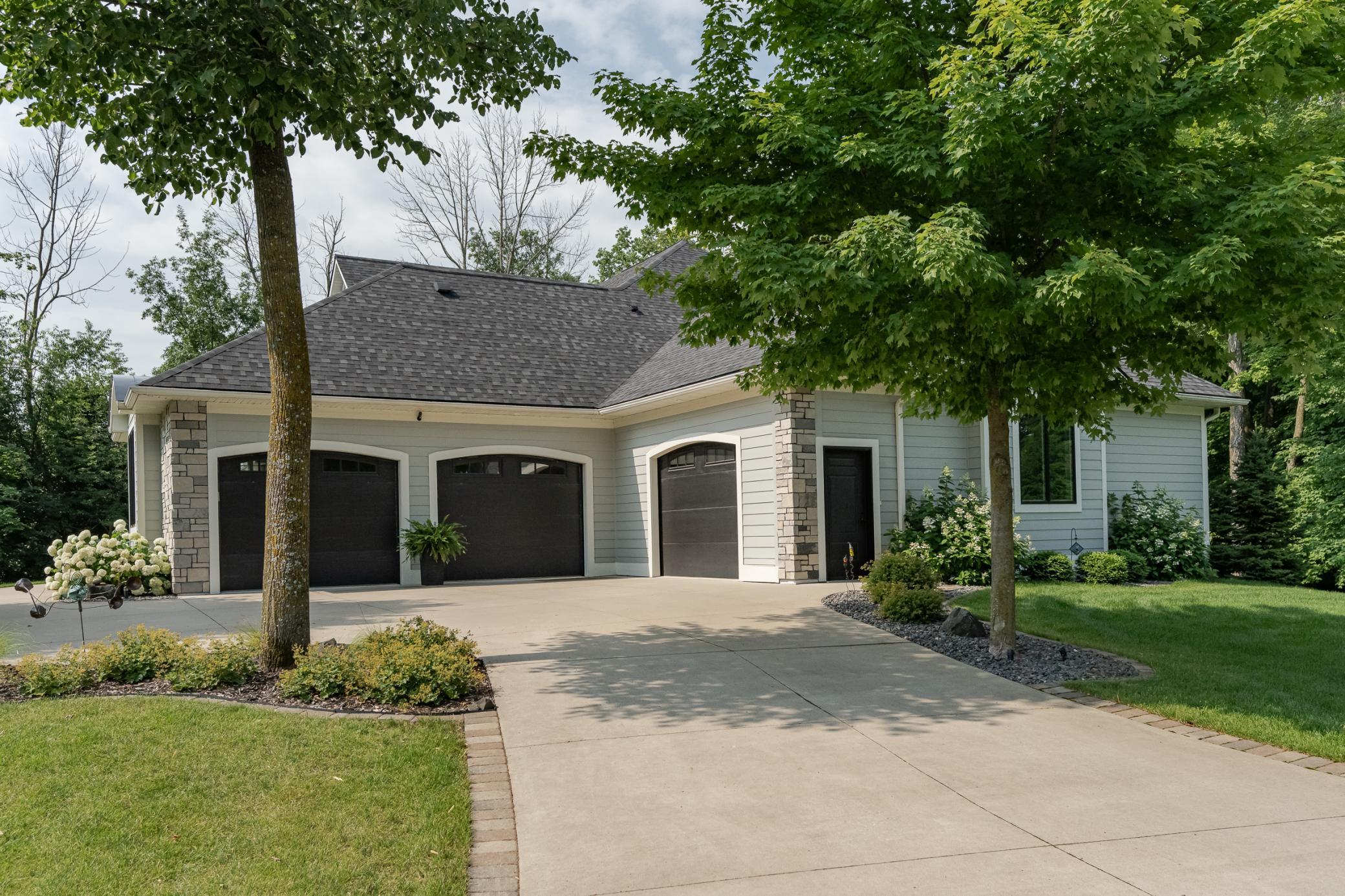 Rochester, Minnesota, 55902, United States, 4 Bedrooms Bedrooms, ,3 BathroomsBathrooms,Residential,Active,1905106