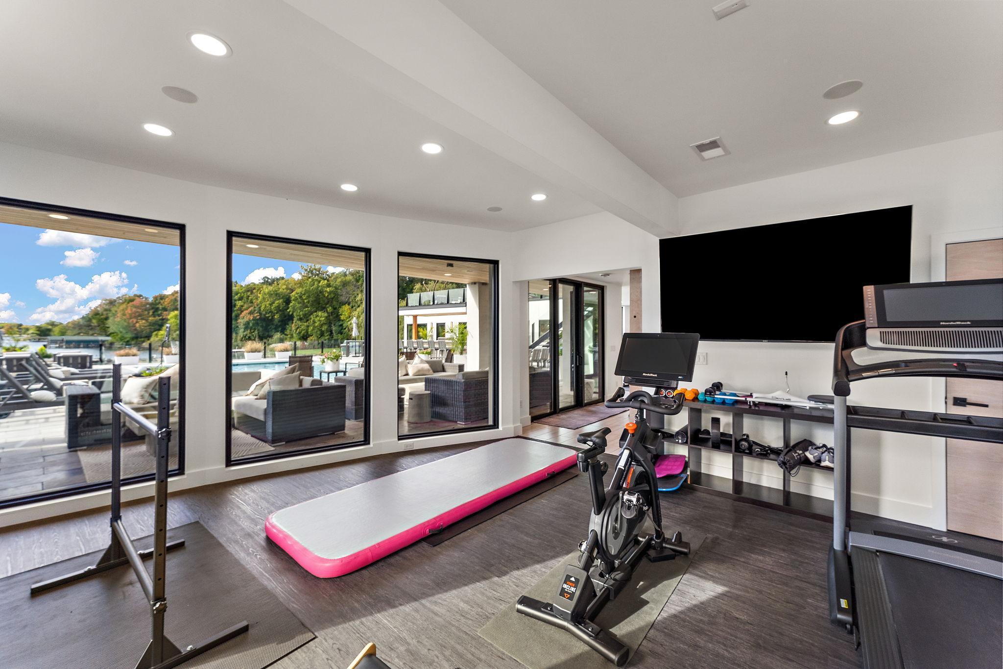 Wayzata, Minnesota, 55391, United States, 8 Bedrooms Bedrooms, ,11 BathroomsBathrooms,Residential,Active,1959932