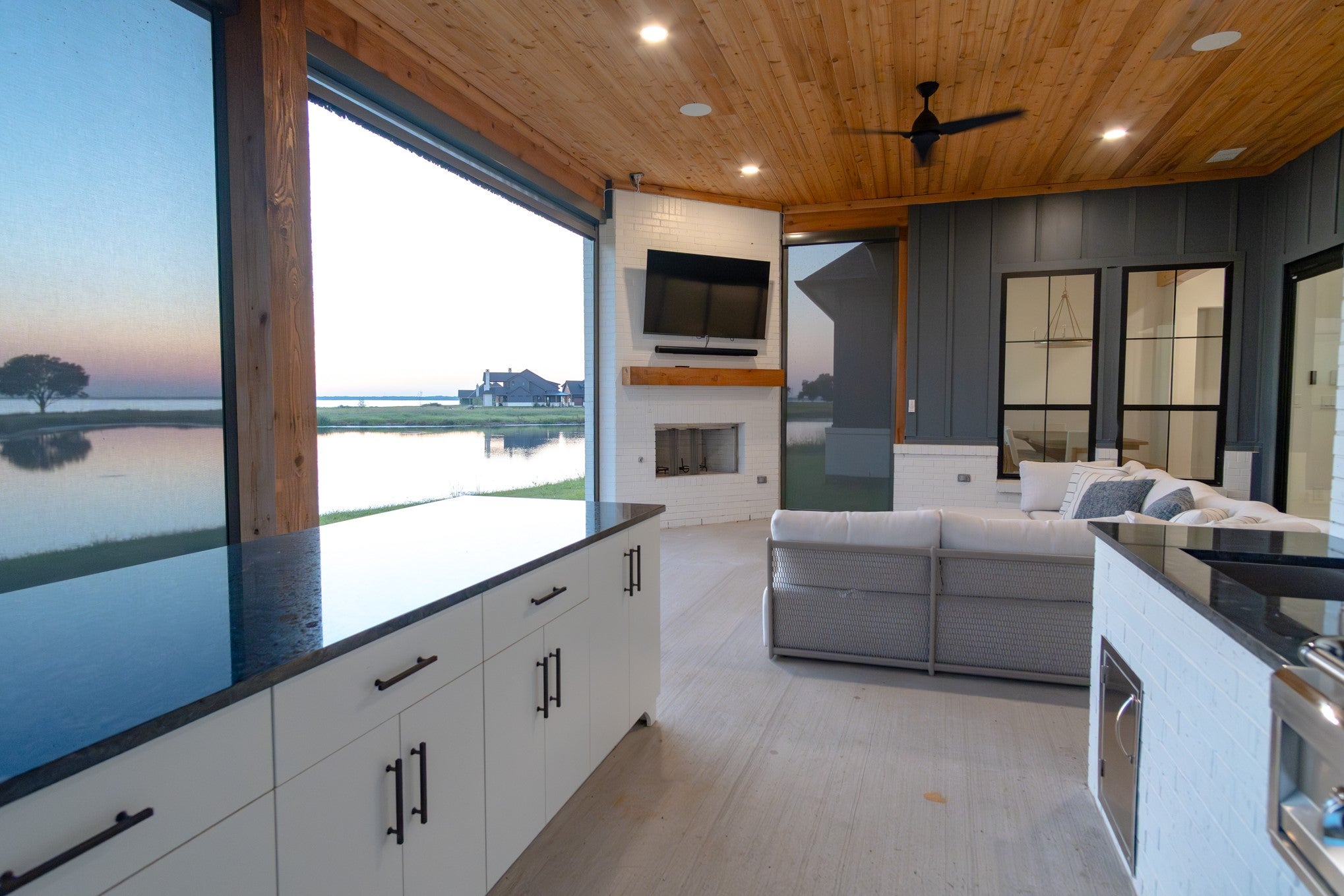 Honey Grove, Texas, 75446, United States, 5 Bedrooms Bedrooms, ,5 BathroomsBathrooms,Residential,Active,1944271