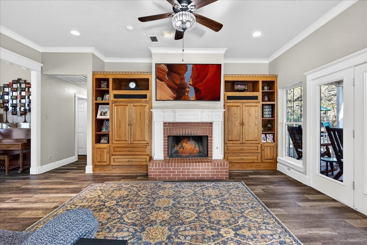 Scurry, Texas, 75158, United States, 4 Bedrooms Bedrooms, ,3 BathroomsBathrooms,Residential,Active,2007195