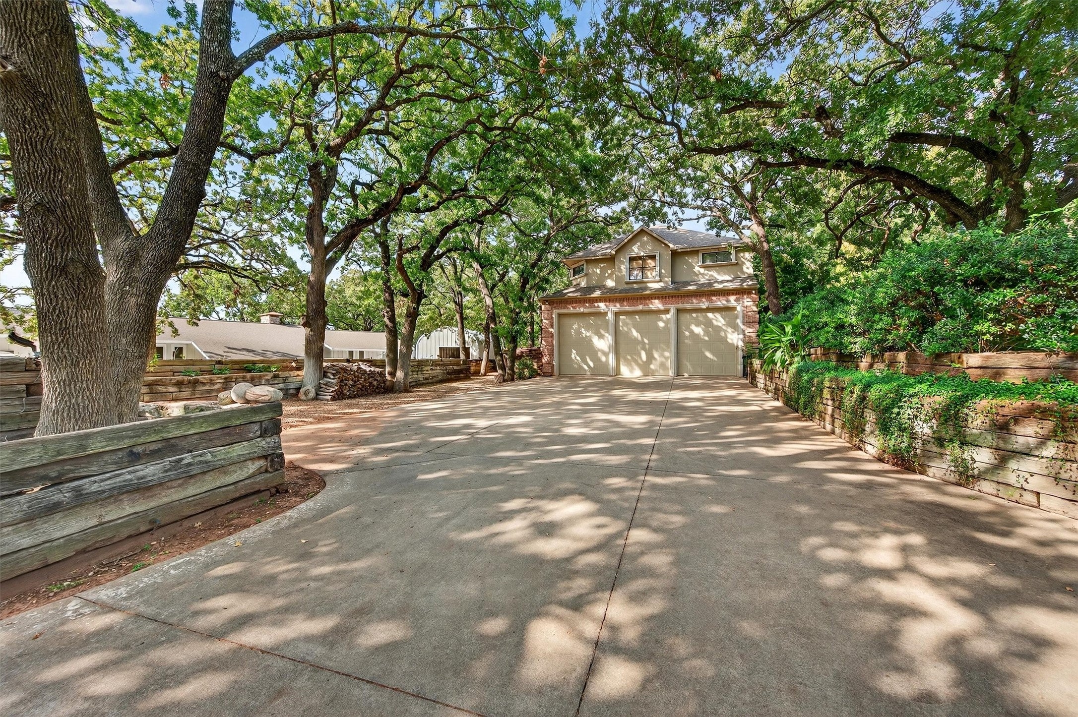 Pottsboro, Texas, 75076, United States, 5 Bedrooms Bedrooms, ,6 BathroomsBathrooms,Residential,Active,1953378