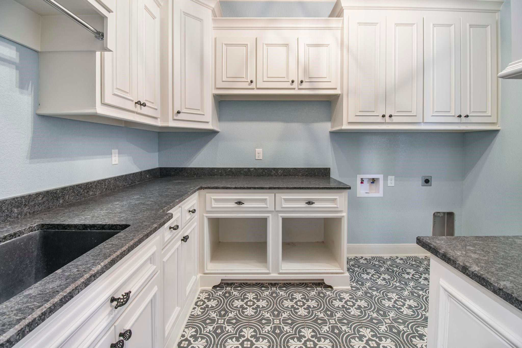 Tyler, Texas, 75703, United States, ,9 BathroomsBathrooms,Residential,Active,1899924