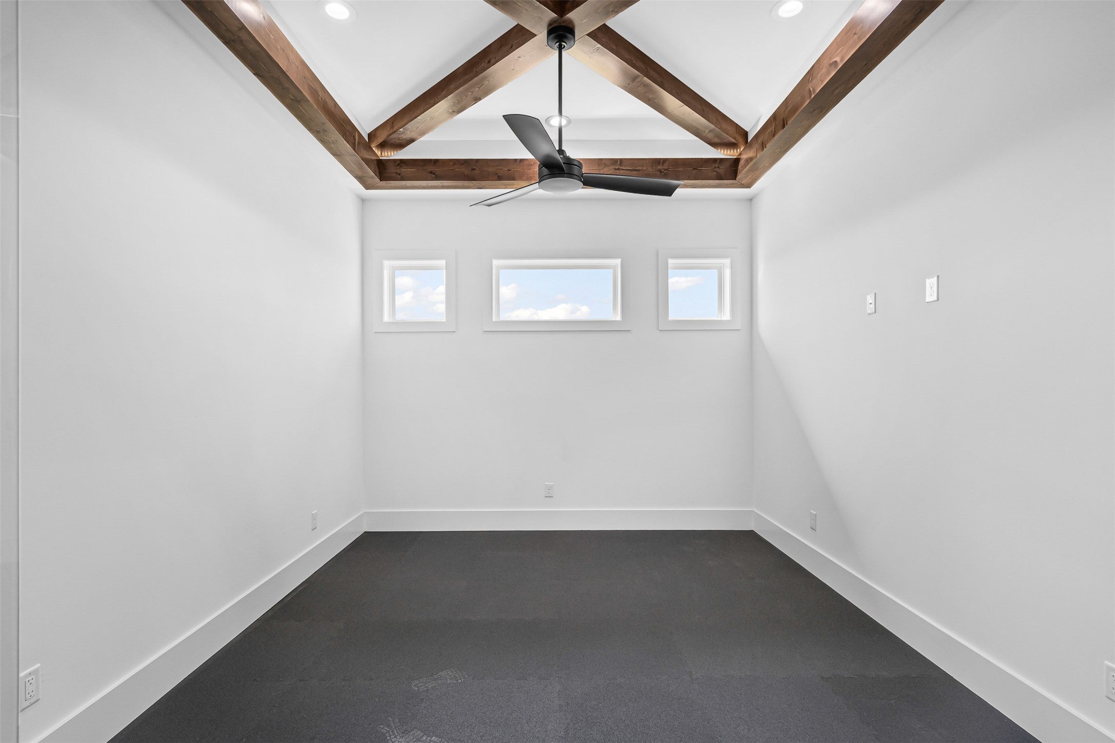 Granbury, Texas, 76048, United States, 5 Bedrooms Bedrooms, ,7 BathroomsBathrooms,Residential,Active,1909834