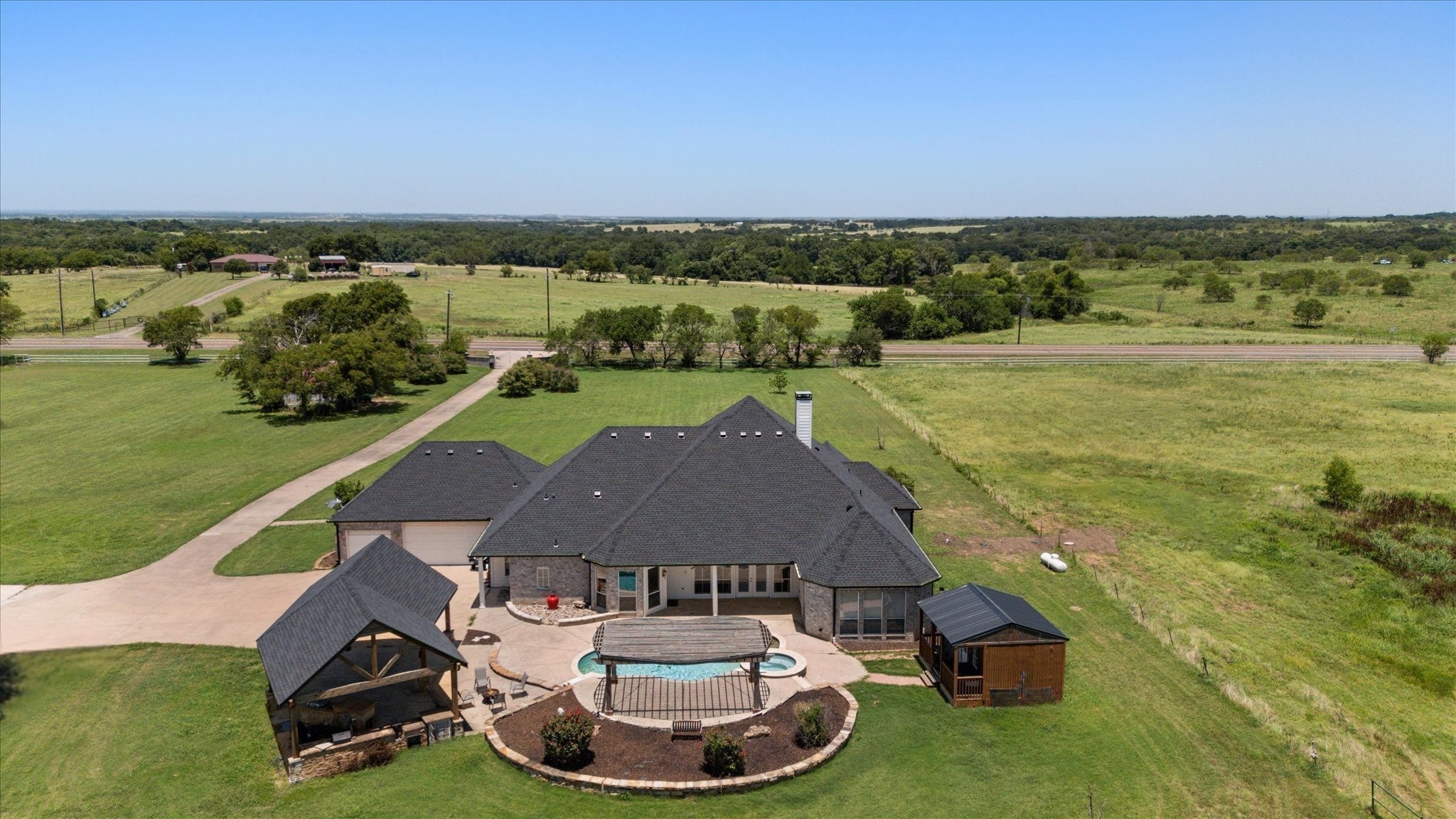 Blooming Grove, Texas, 76626, United States, 4 Bedrooms Bedrooms, ,6 BathroomsBathrooms,Residential,Active,2003548