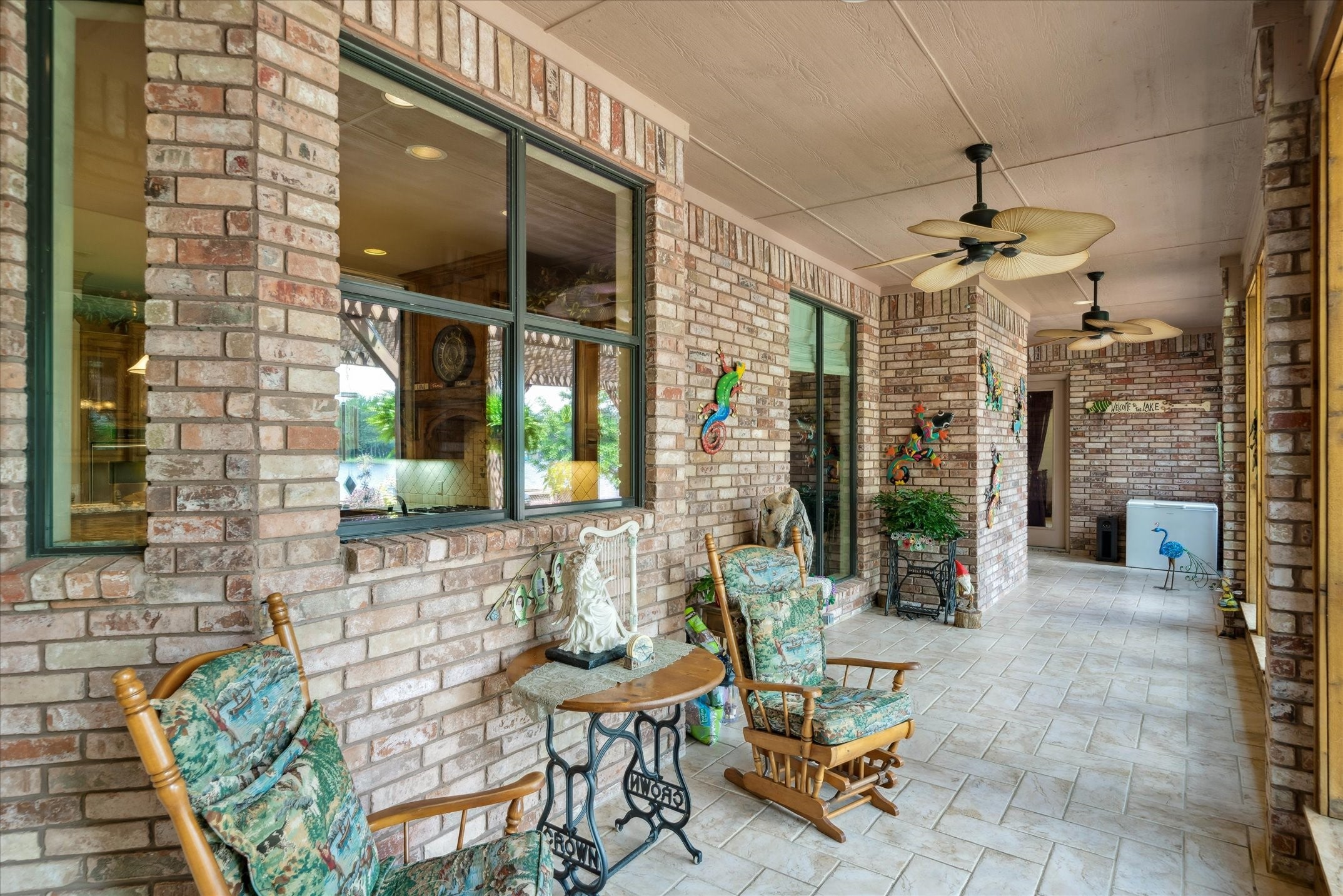 Mabank, Texas, 75156, United States, 5 Bedrooms Bedrooms, ,6 BathroomsBathrooms,Residential,Active,1894194