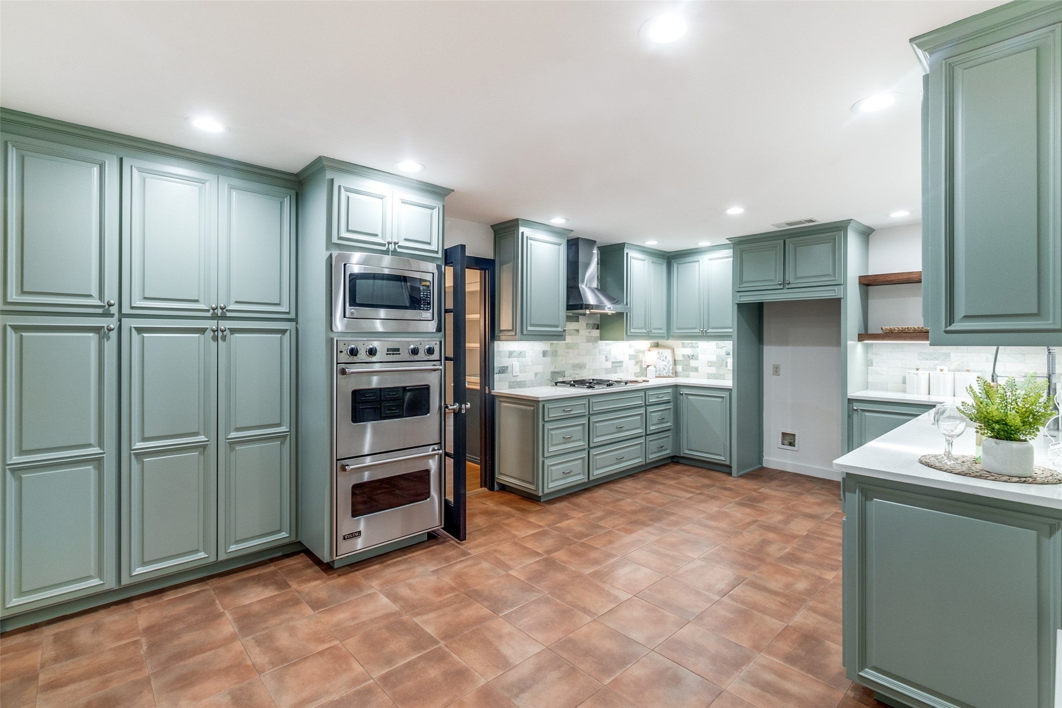 Dallas, Texas, 75214, United States, 3 Bedrooms Bedrooms, ,3 BathroomsBathrooms,Residential,Active,2002602