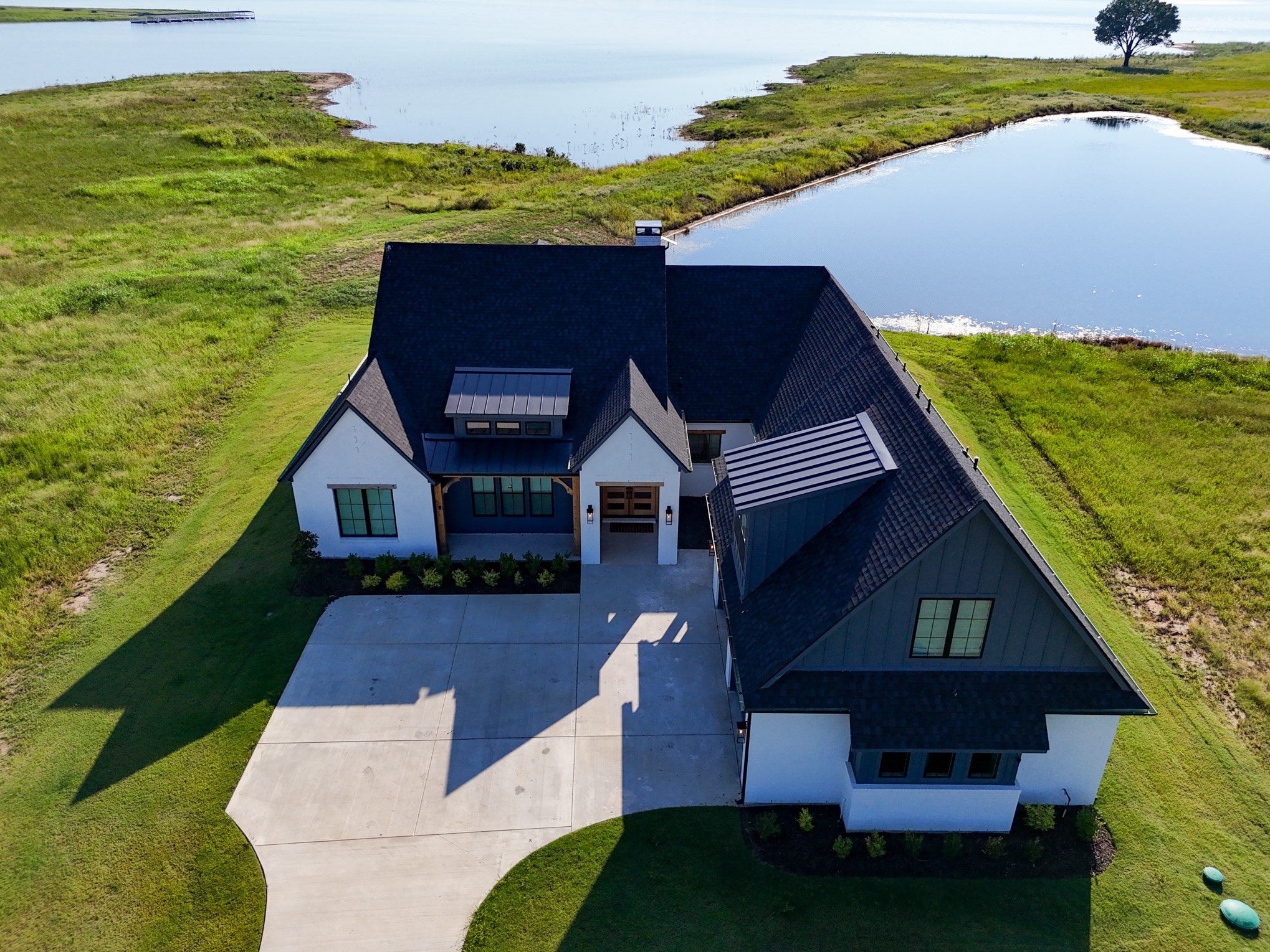 Honey Grove, Texas, 75446, United States, 5 Bedrooms Bedrooms, ,5 BathroomsBathrooms,Residential,Active,1944271