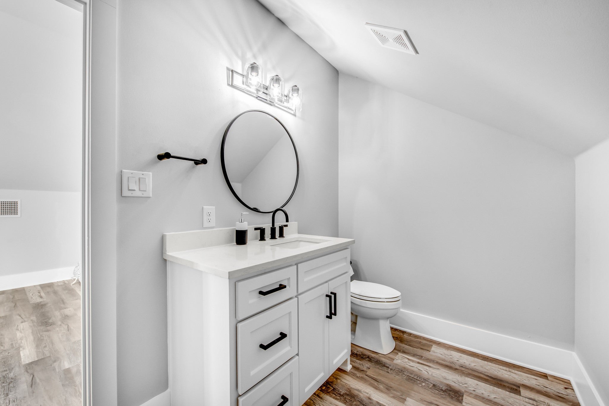 Corsicana, Texas, 75109, United States, 4 Bedrooms Bedrooms, ,5 BathroomsBathrooms,Residential,Active,2009871